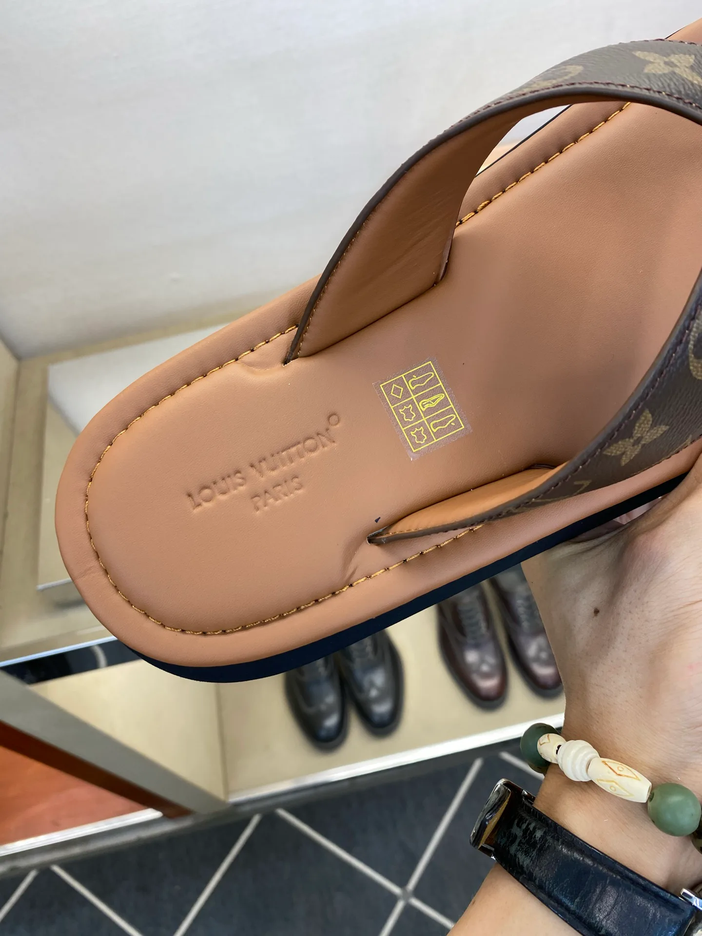 Men's Flip-Flops LOUIS VUITTON 17706386