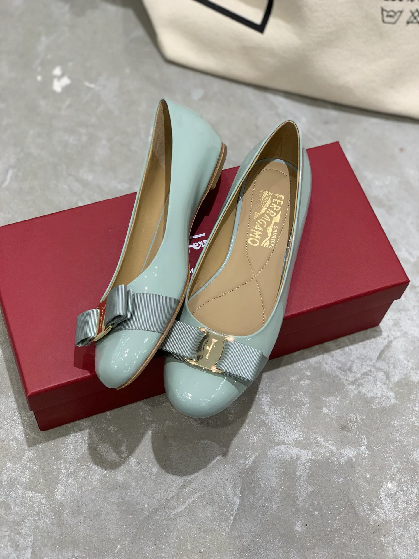 Women's Ballet Flats SALVATORE FERRAGAMO 18340638