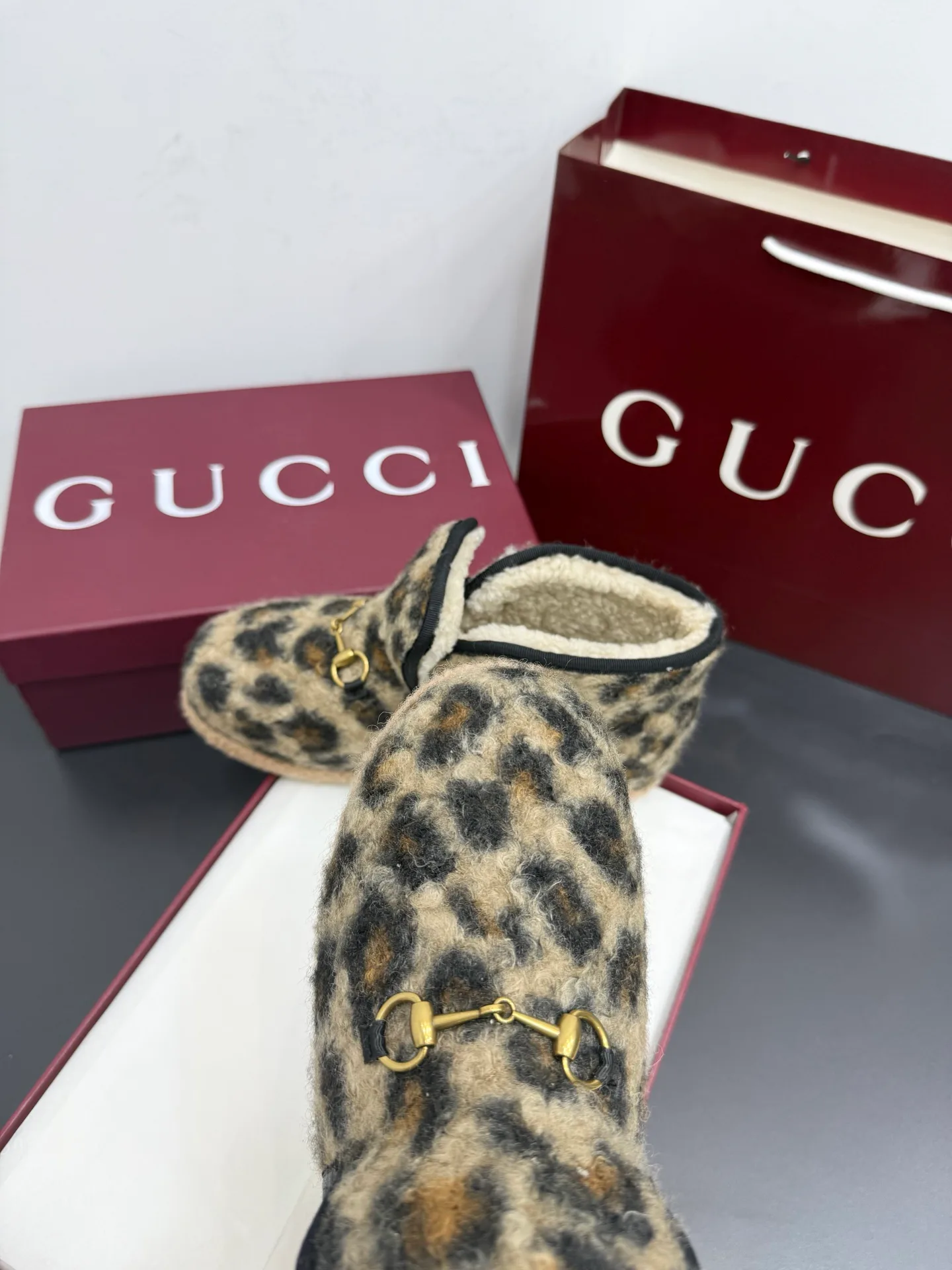Women's Ugg Boots GUCCI 18393444