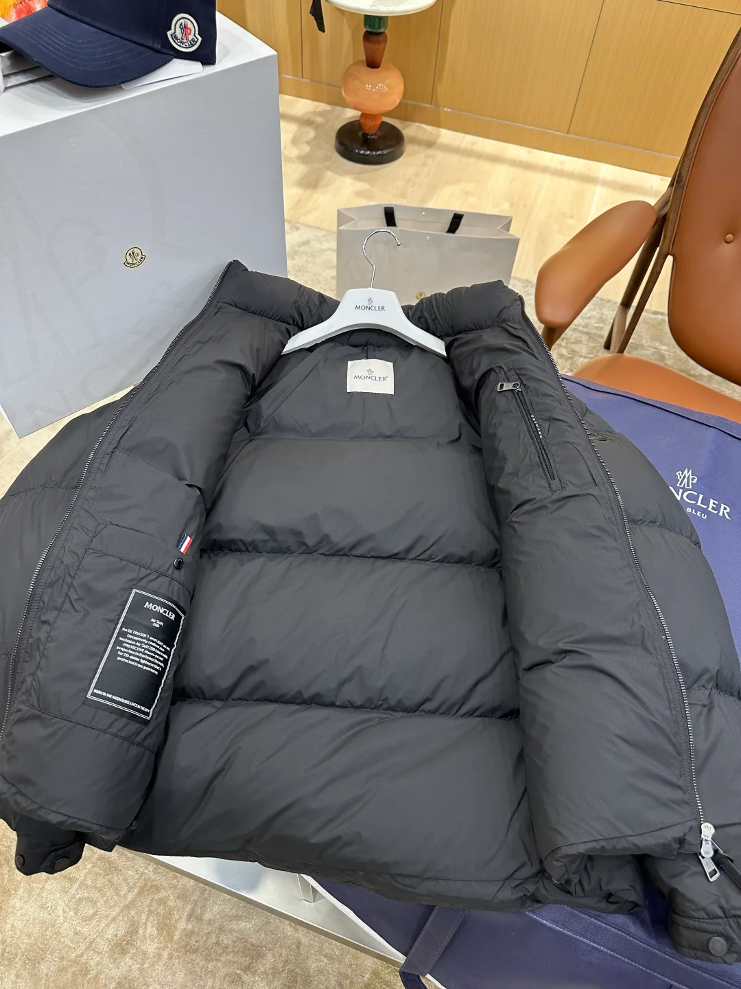 Men's Jackets And Down Jackets MONCLER 18461315