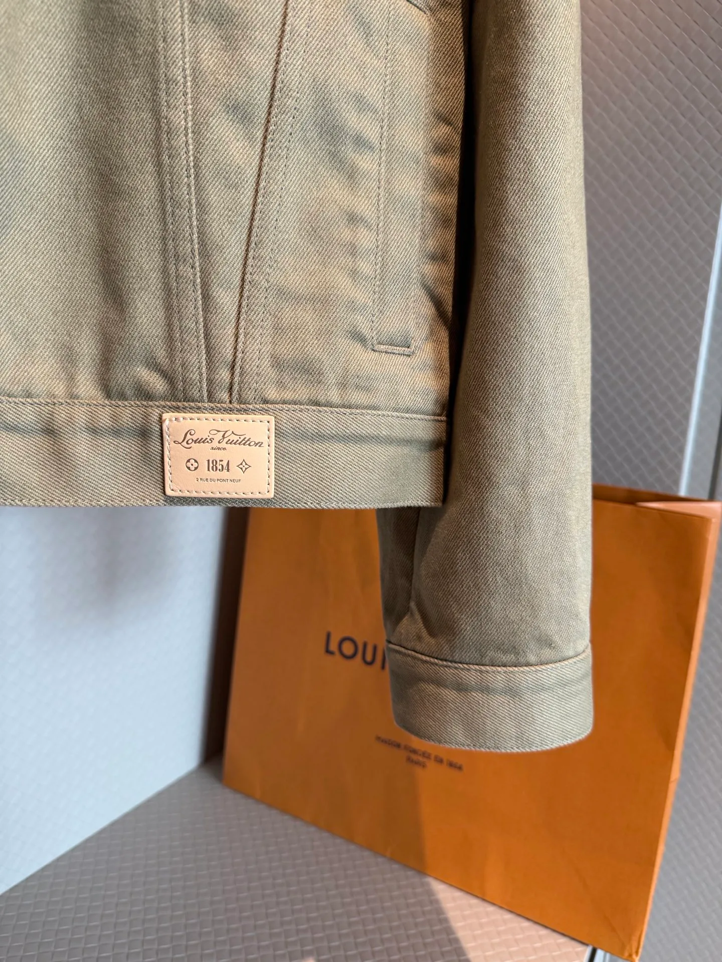 Women's Jackets And Down Jackets LOUIS VUITTON 17094451