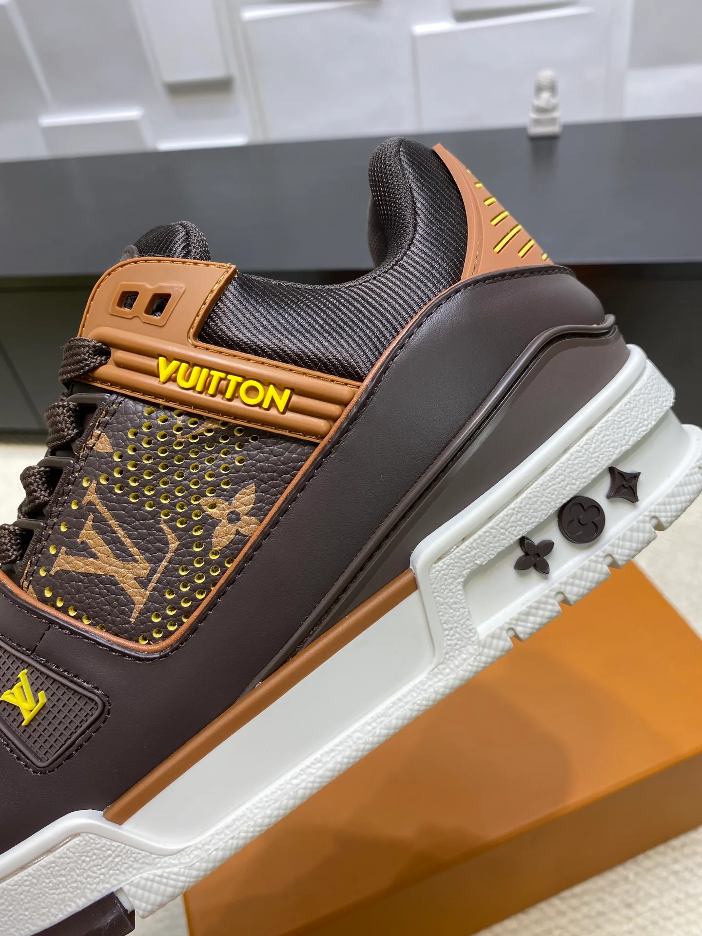 Women's Sneakers LOUIS VUITTON 17969022