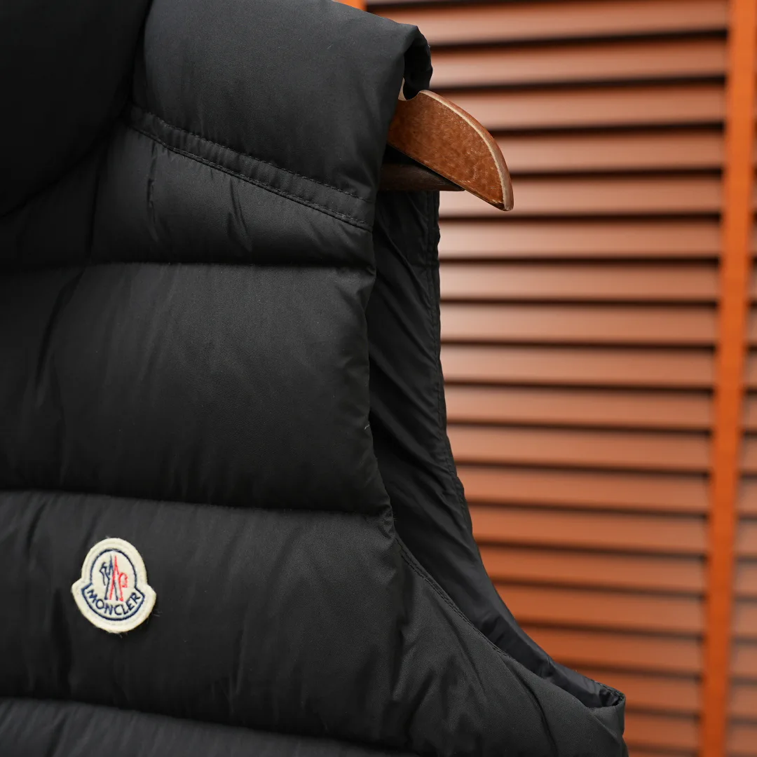 Women's Vests MONCLER 18455953