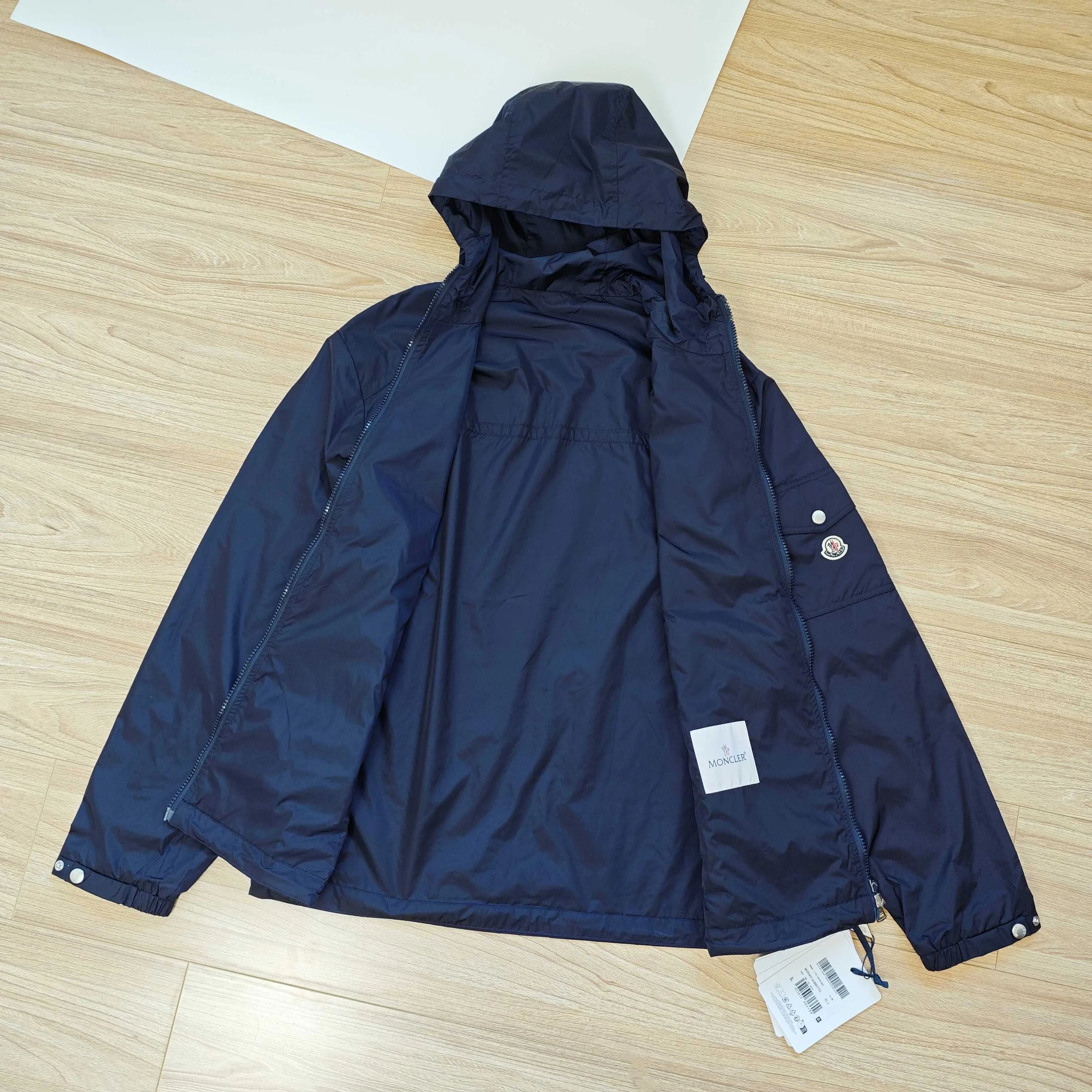 Women's Jackets And Down Jackets MONCLER 18052154