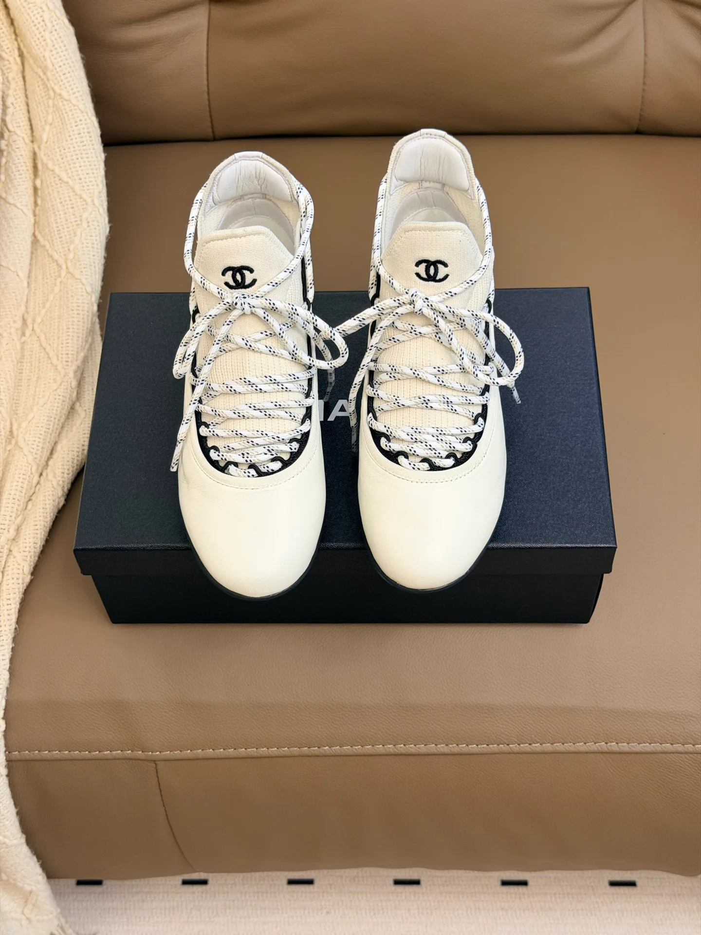 Women's Sneakers CHANEL 17510617