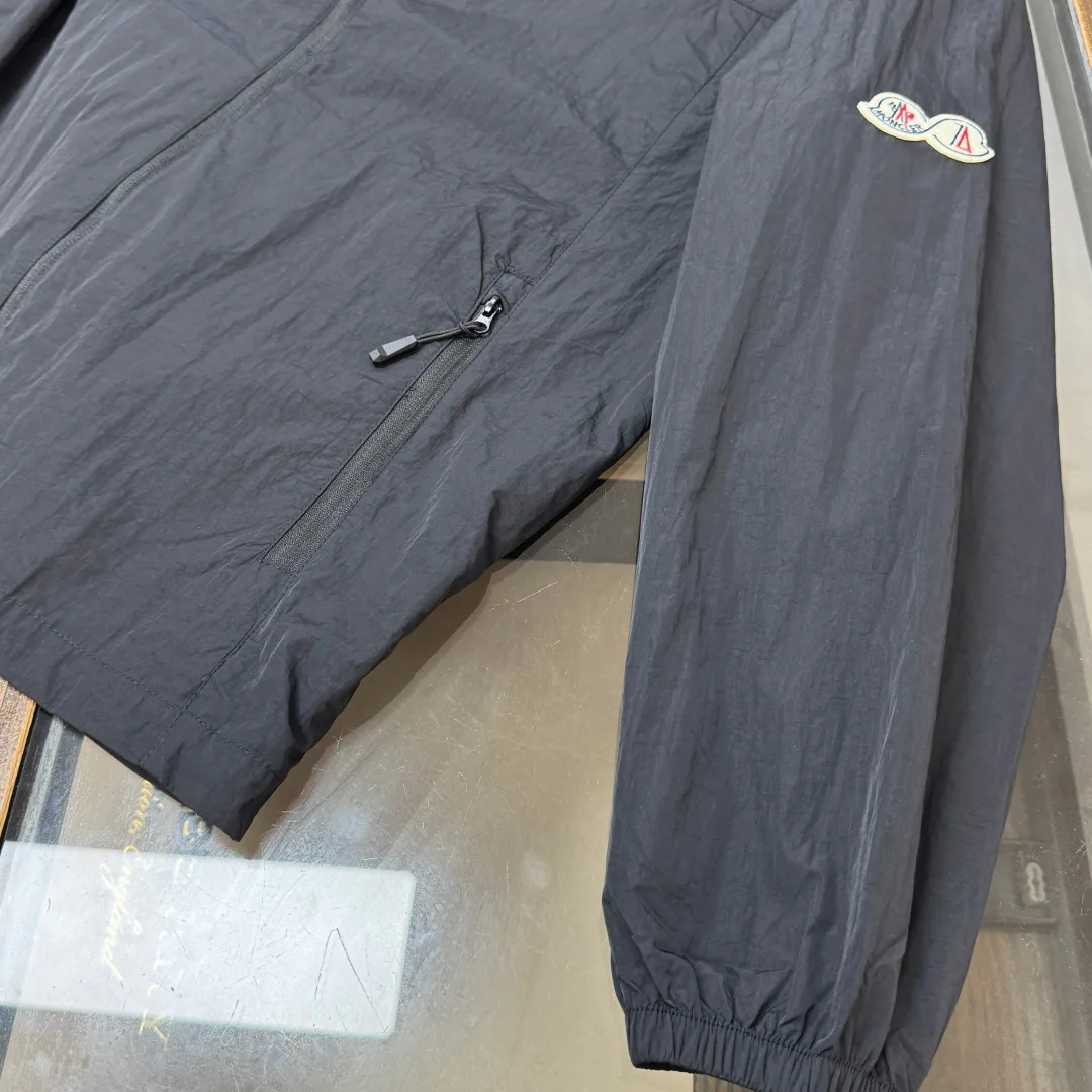 Men's Jackets And Down Jackets MONCLER 17286043