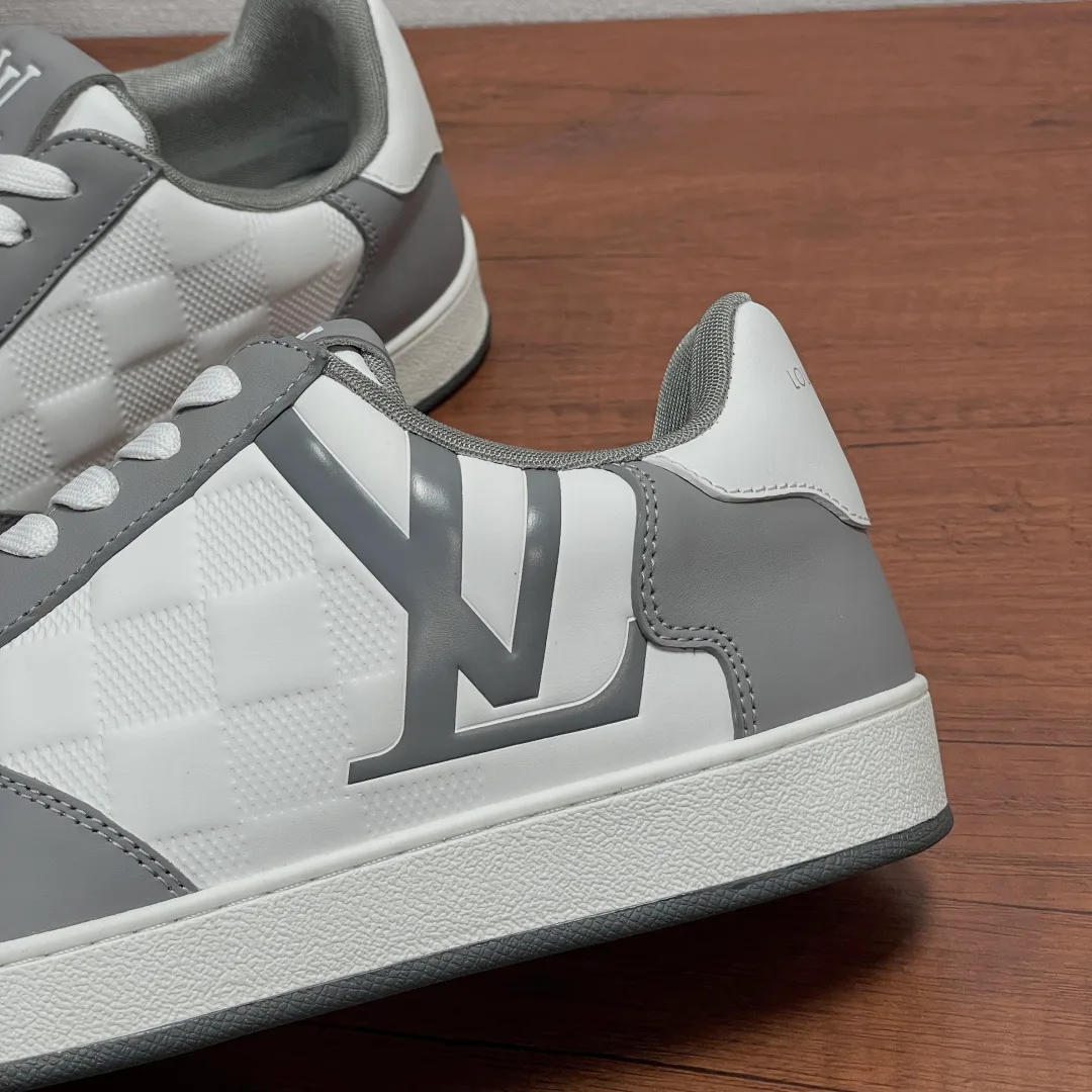 Men's Sneakers LOUIS VUITTON 18197825