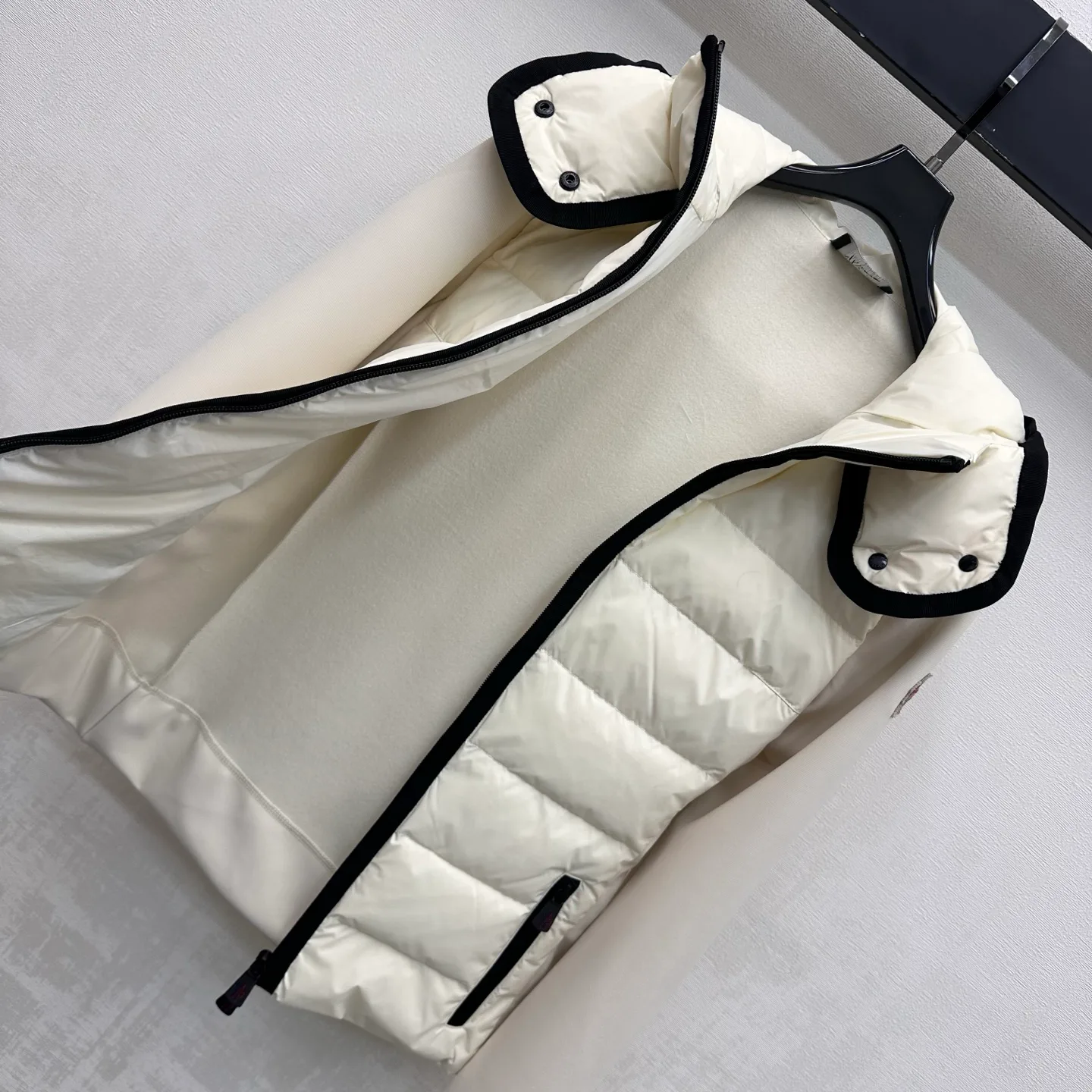 Куртки И Пуховики Женские Moncler 18555764