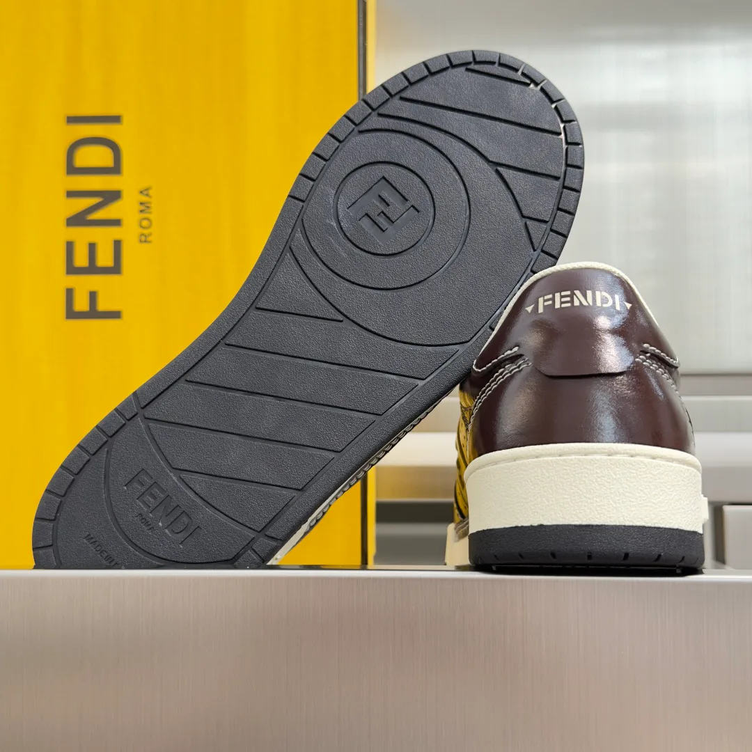 Women's Sneakers FENDI 17729636