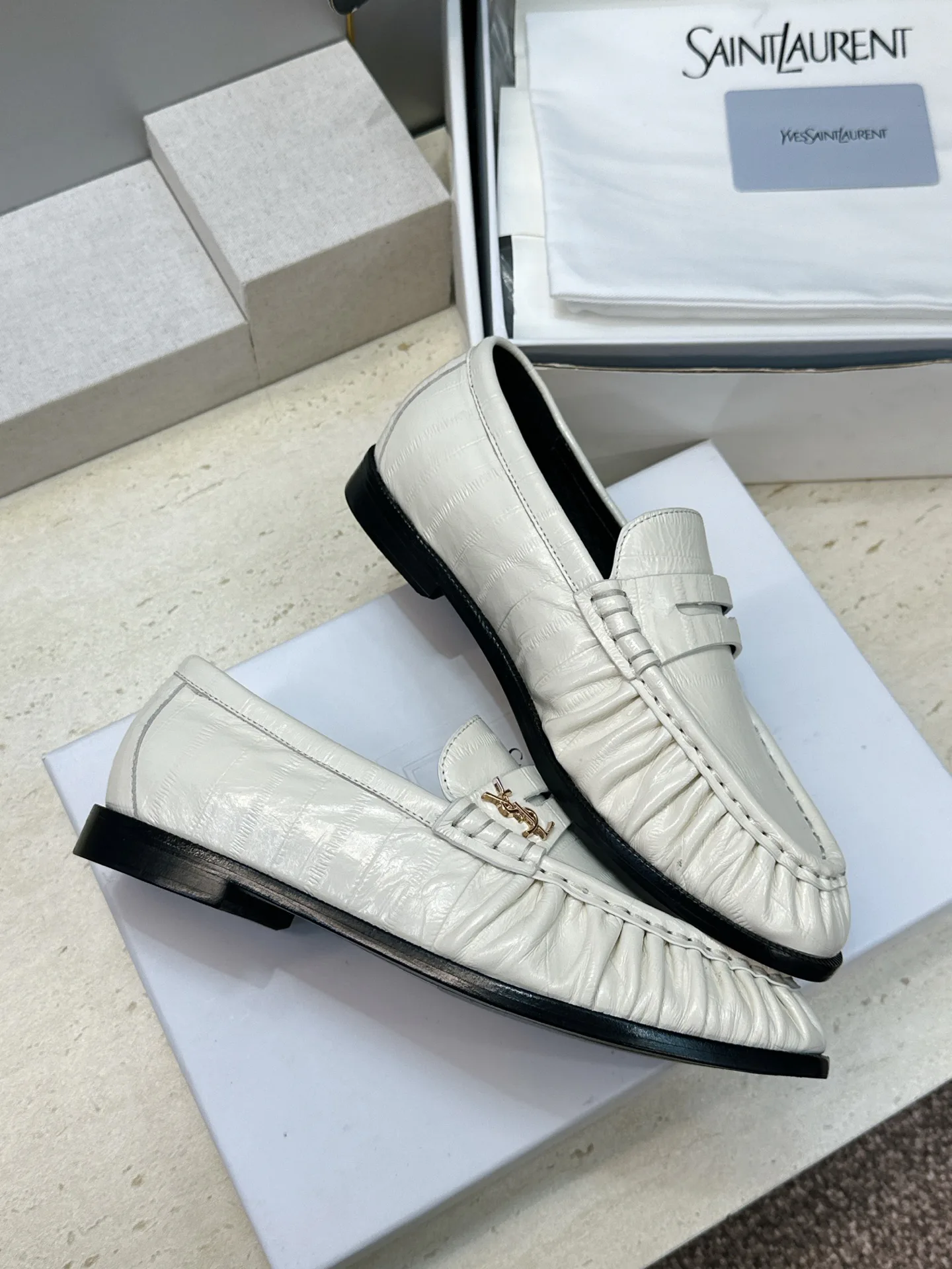 Women's Loafers And Moccasins SAINT LAURENT 18007077
