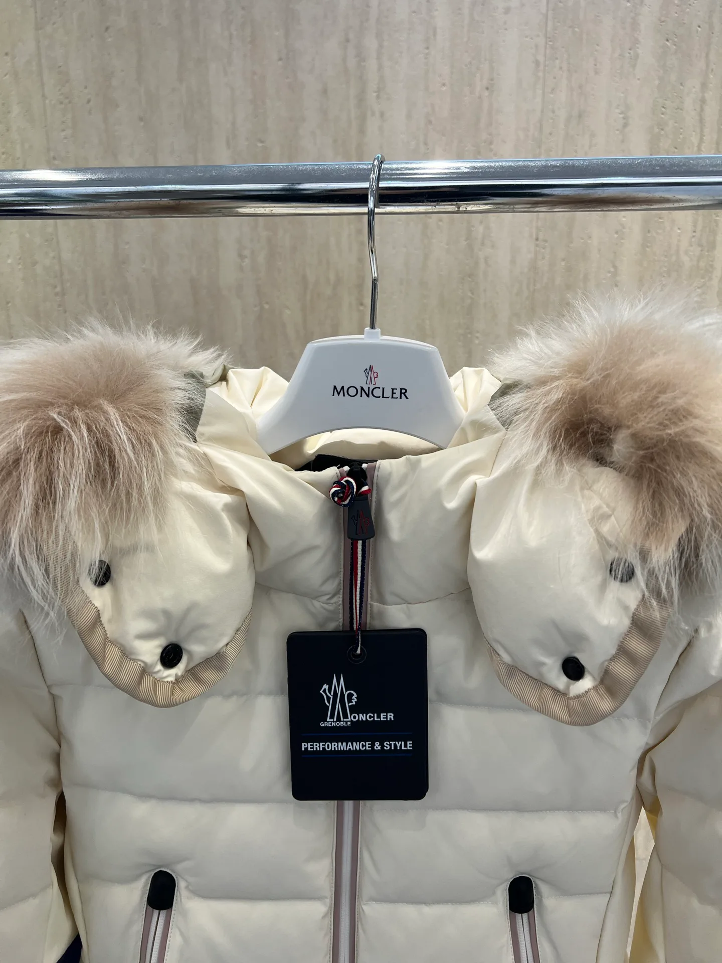 Men's Jackets And Down Jackets MONCLER 18231582