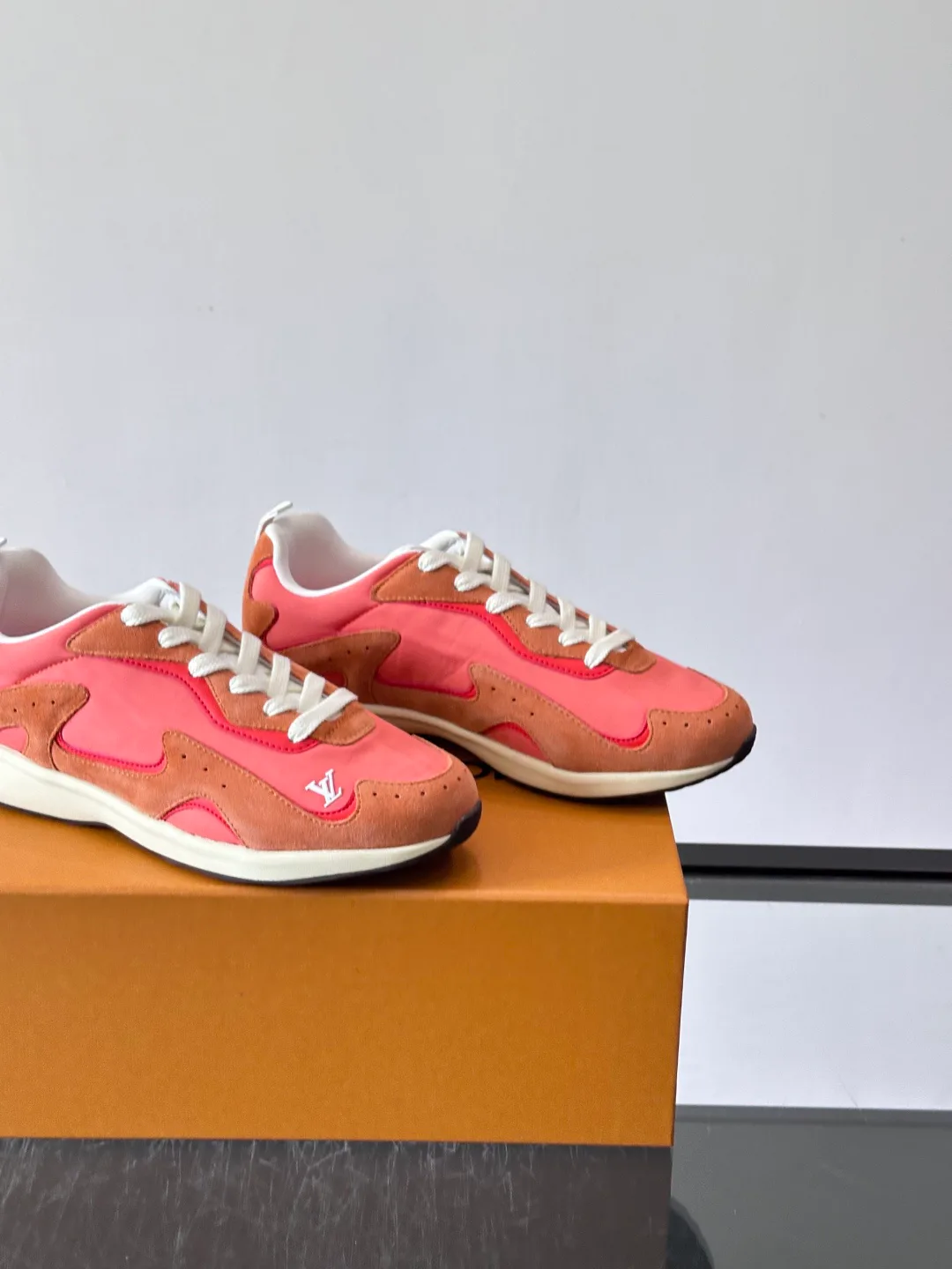 Women's Sneakers LOUIS VUITTON 17869455