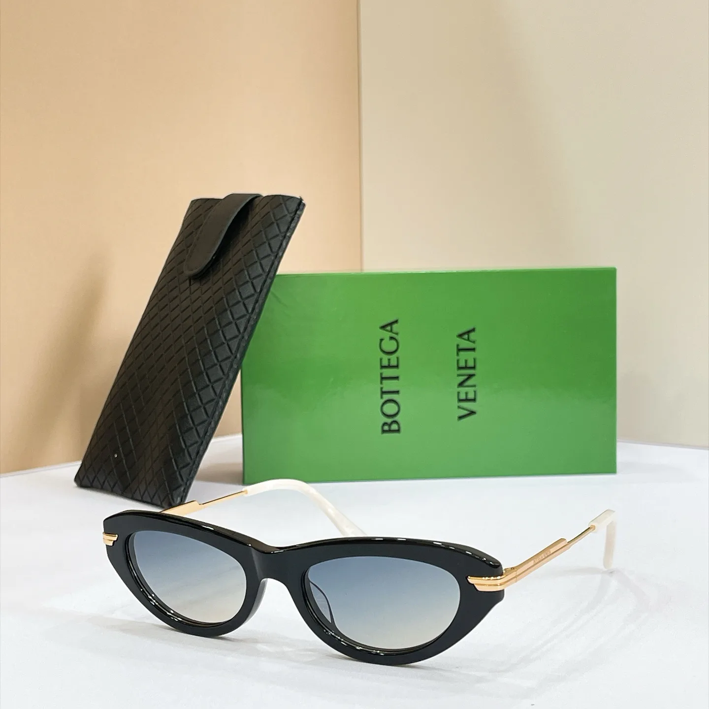 Glasses BOTTEGA VENETA 17816165