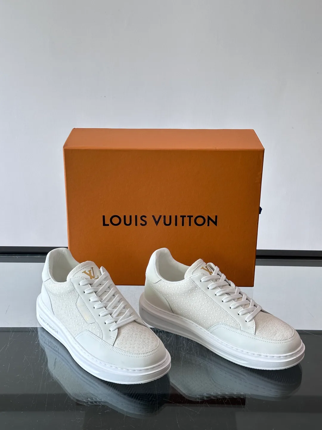 Women's Sneakers LOUIS VUITTON 18102292