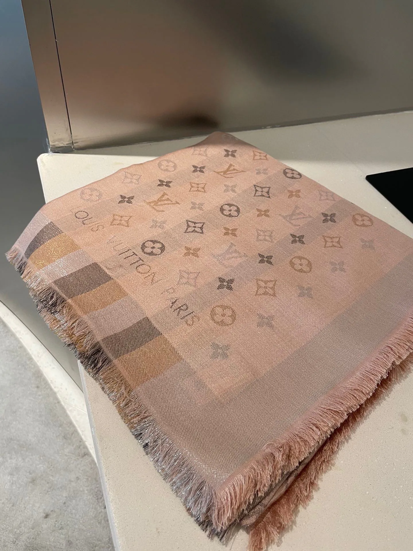 Scarves LOUIS VUITTON 18093339