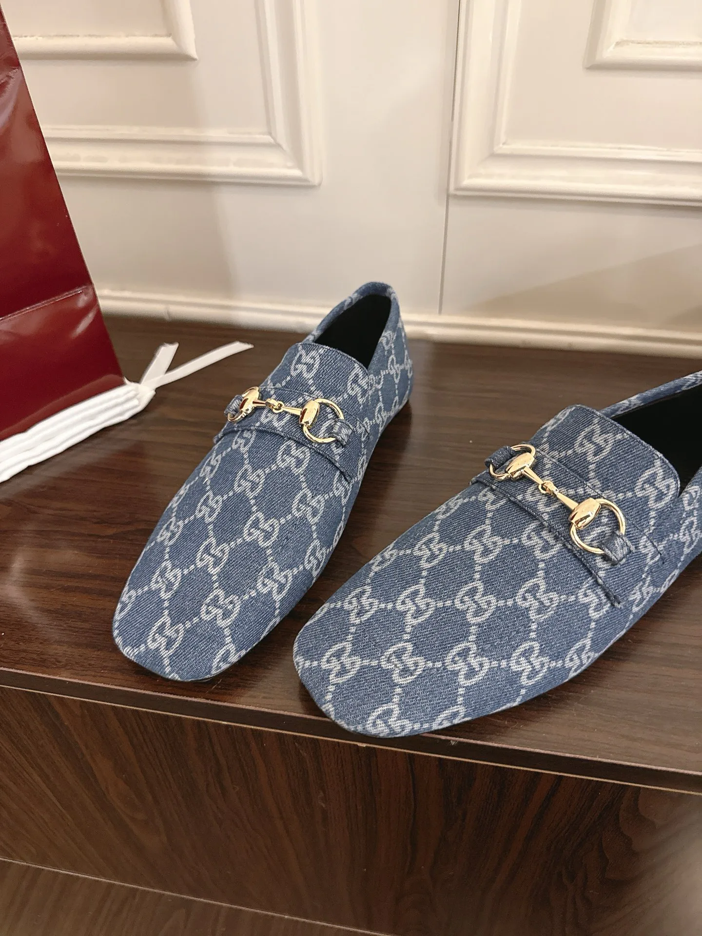 Women's Loafers And Moccasins GUCCI 17956774