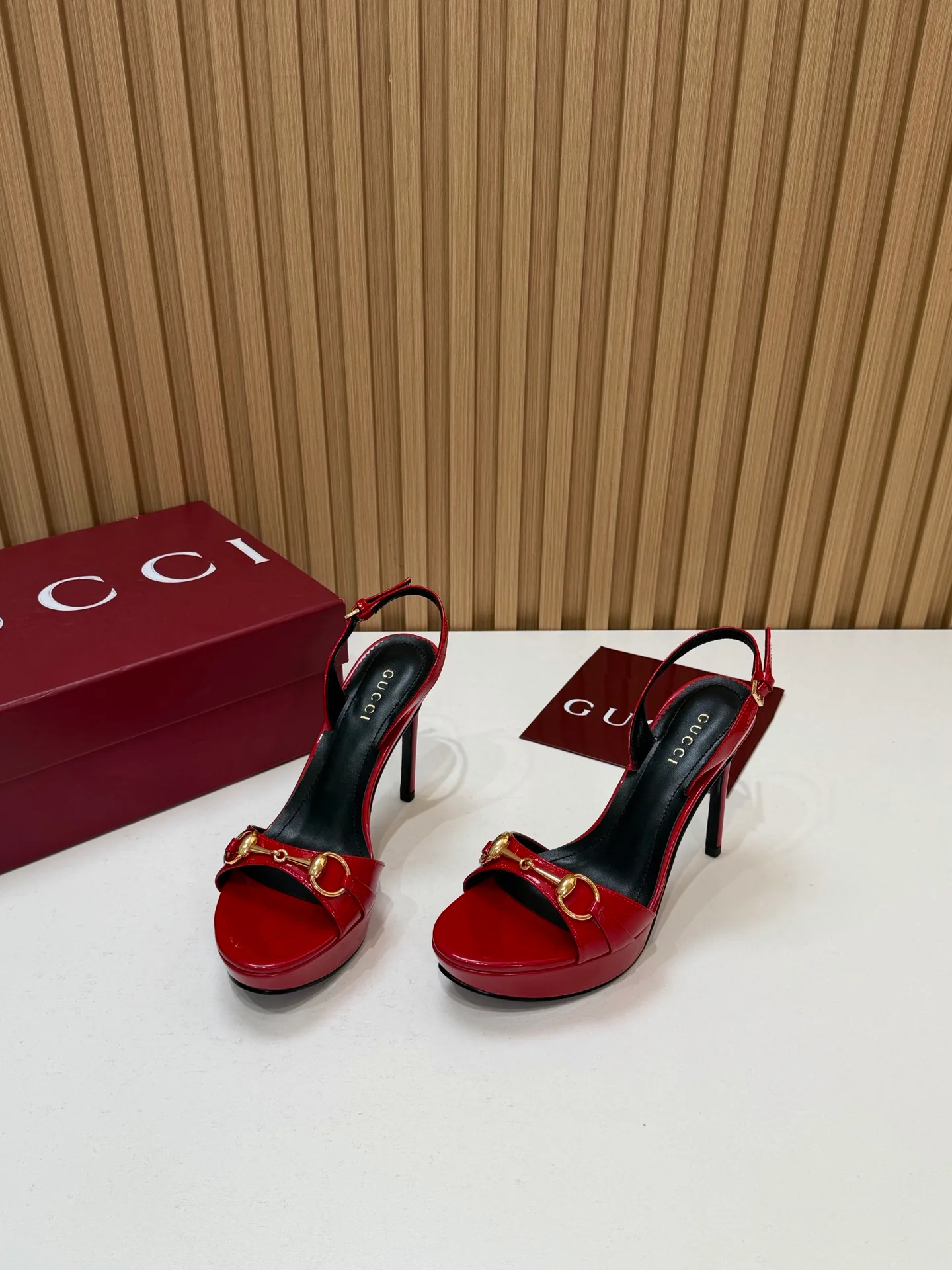 Women's Open-Toe Sandals GUCCI 18396259