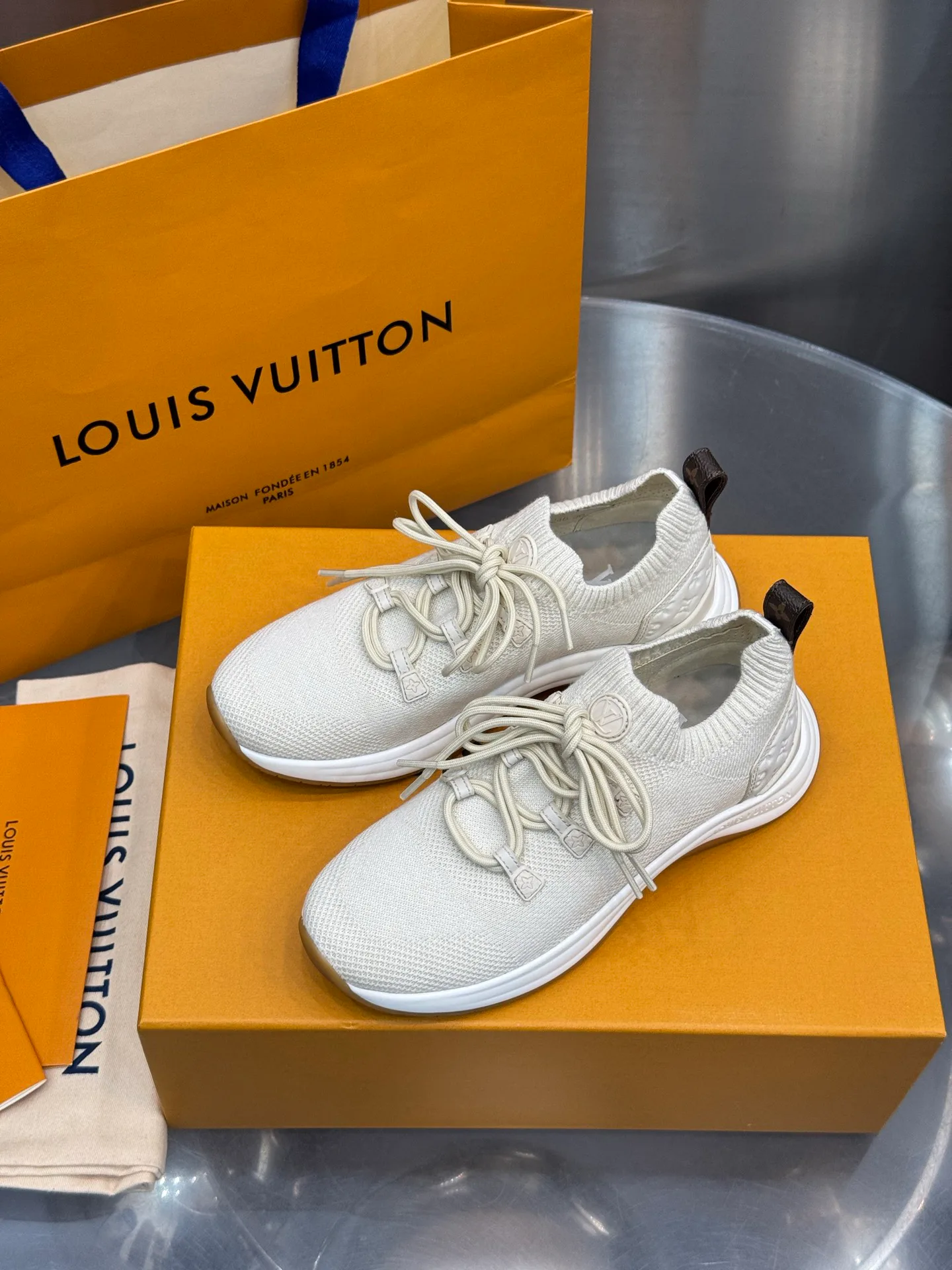 Women's Sneakers LOUIS VUITTON 18202472