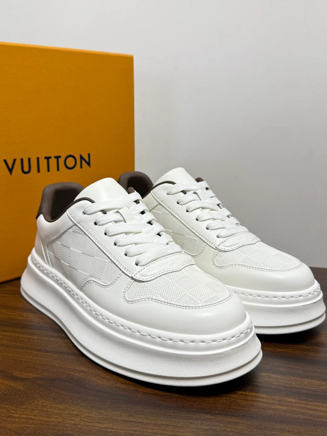 Men's Sneakers LOUIS VUITTON 19569390