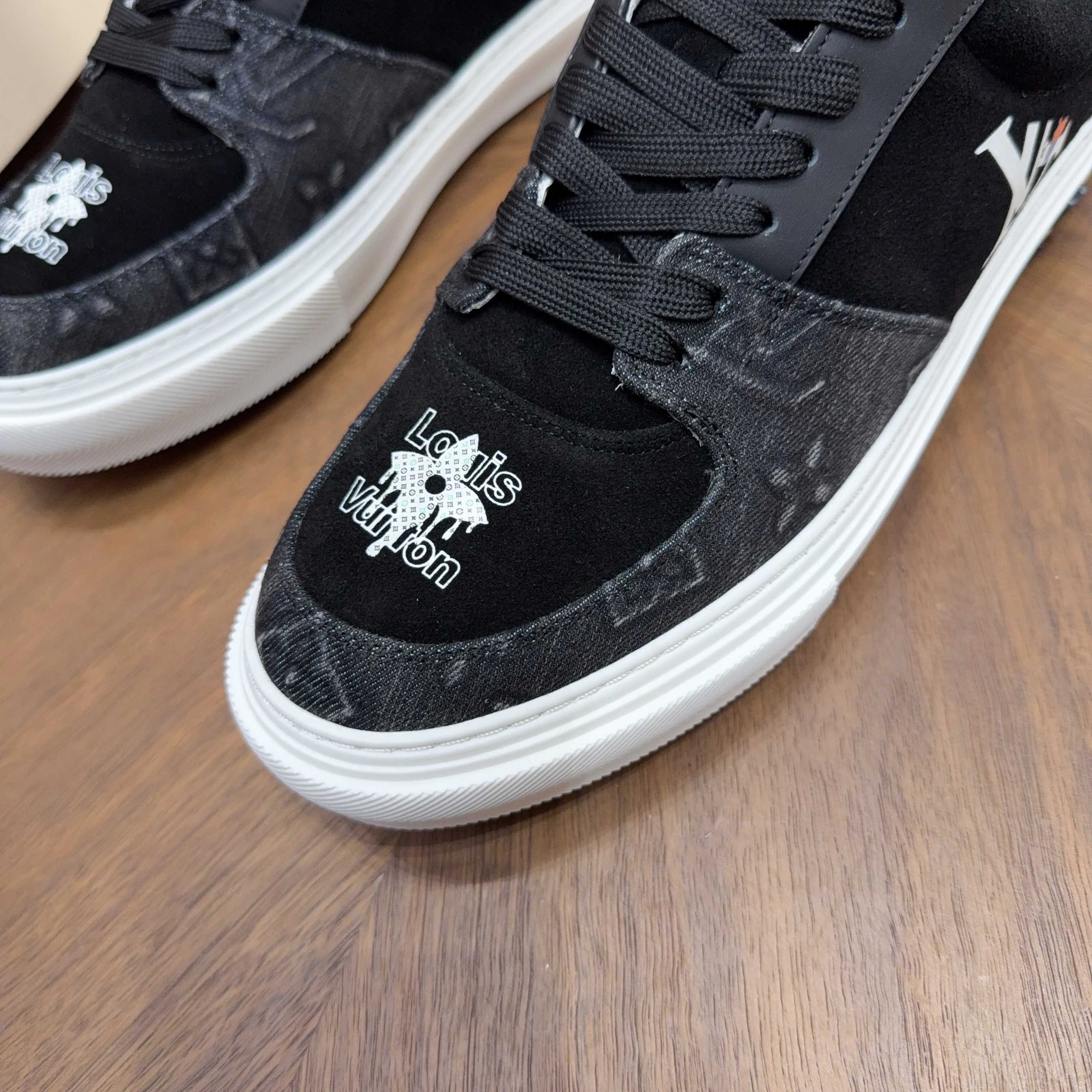 Men's Sneakers LOUIS VUITTON 17921396