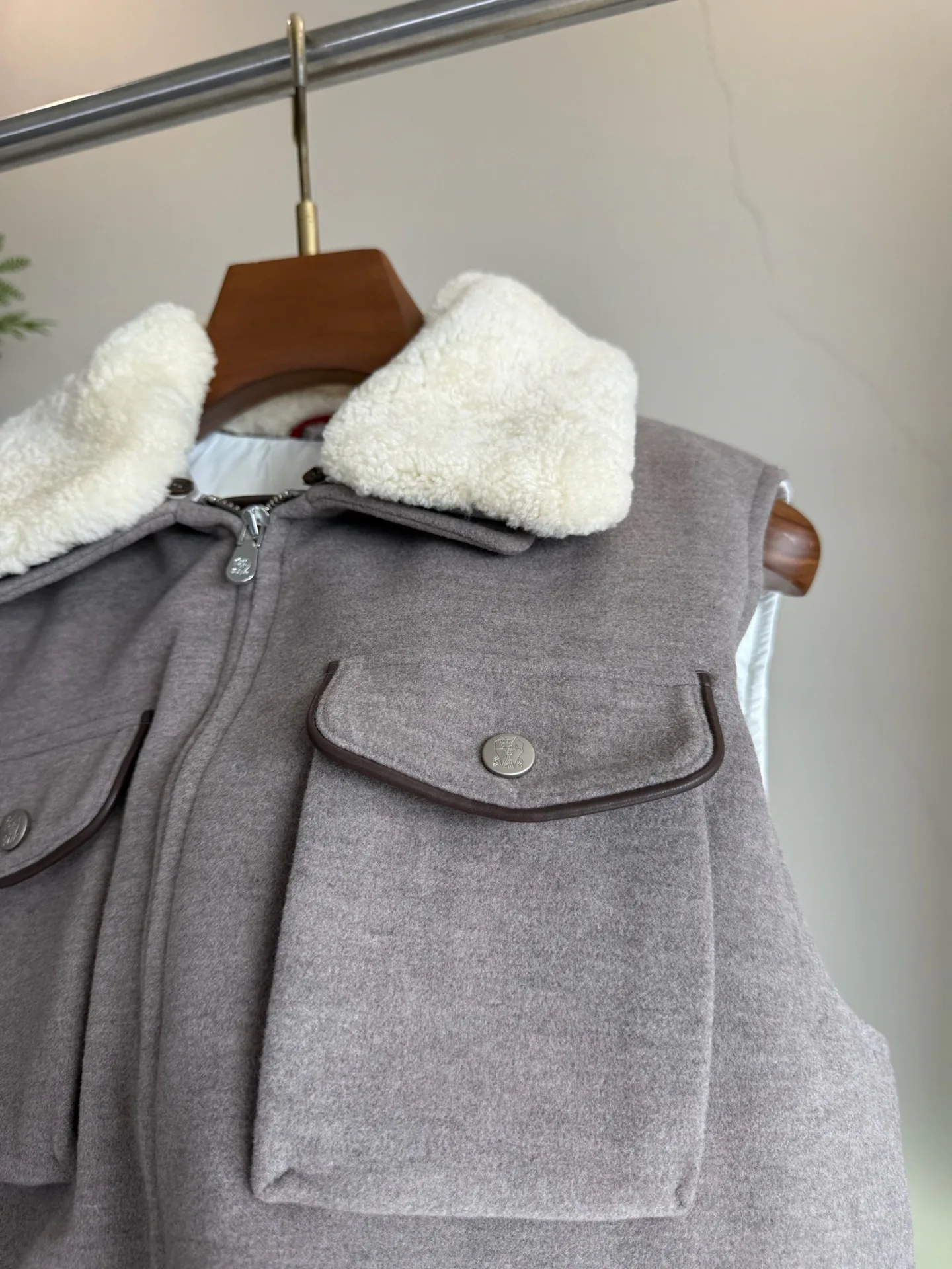Жилеты Мужские Brunello Cucinelli 18569849