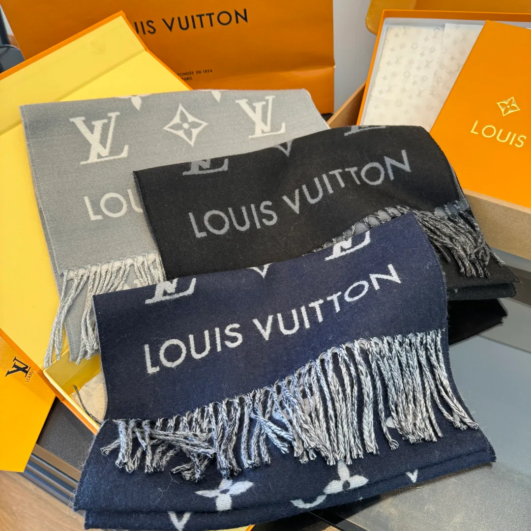 Scarves LOUIS VUITTON 17827502