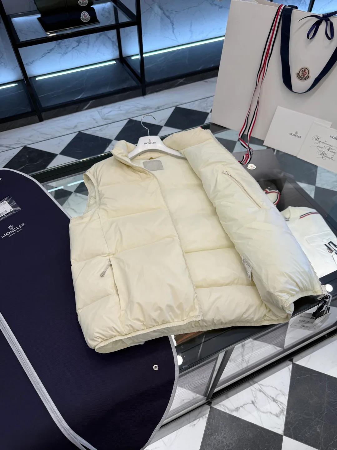Women's Vests MONCLER 18007566