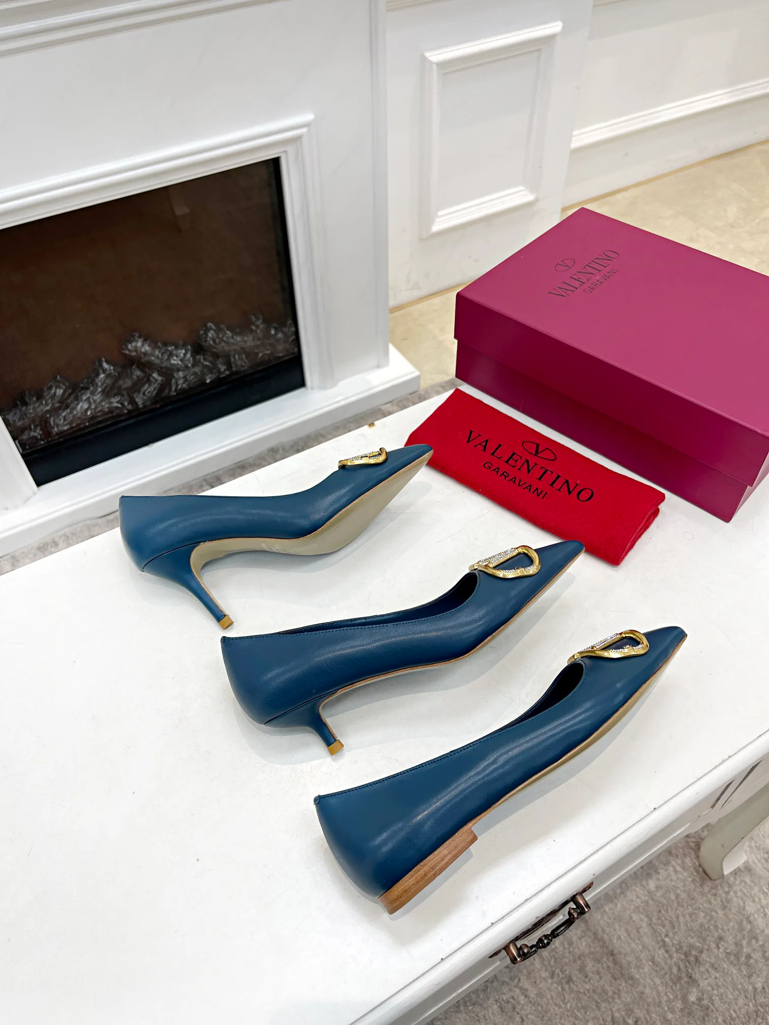Women's Heels VALENTINO 17956837