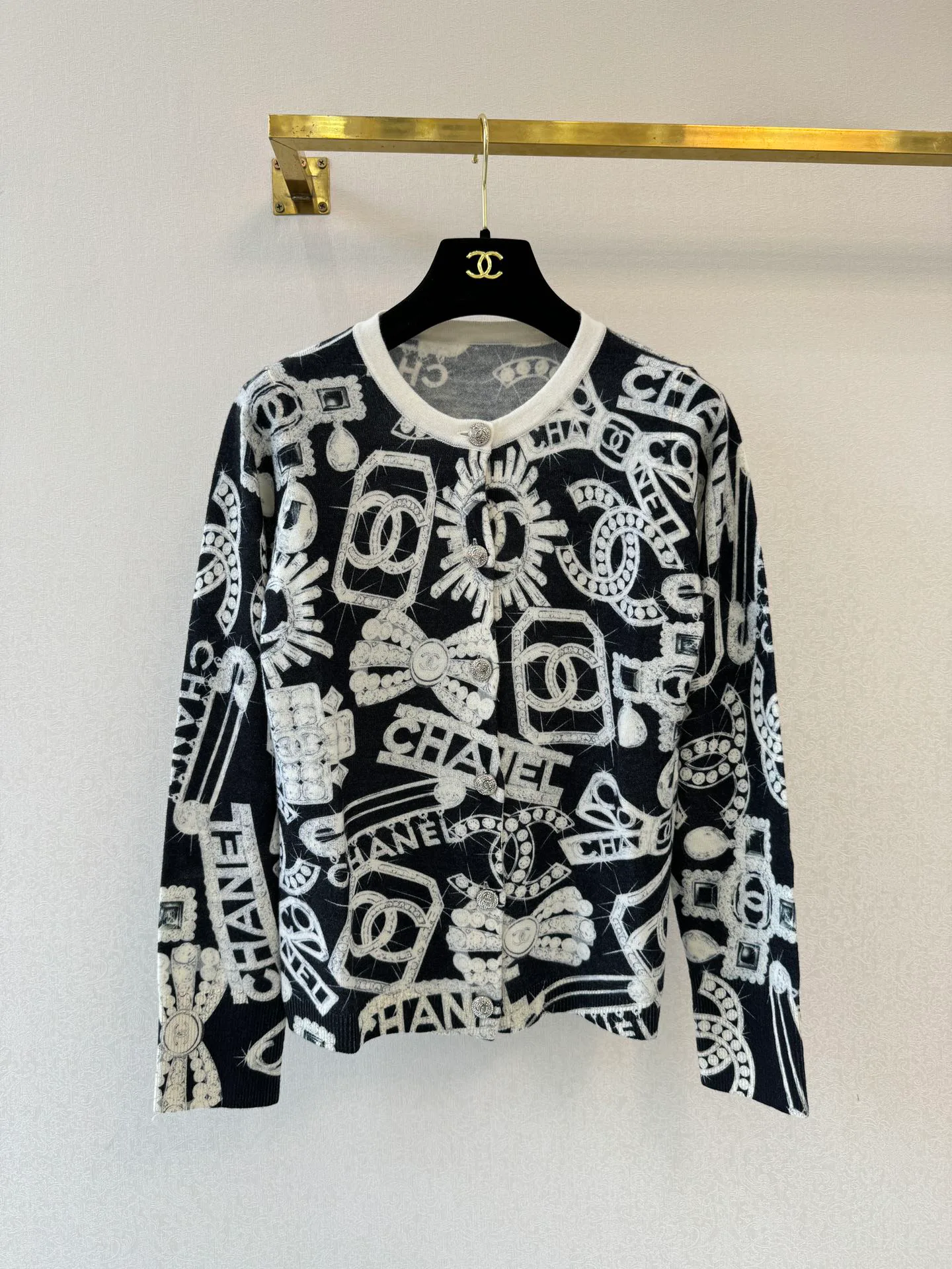 Women's Jumpers And Sweaters CHANEL 18137800
