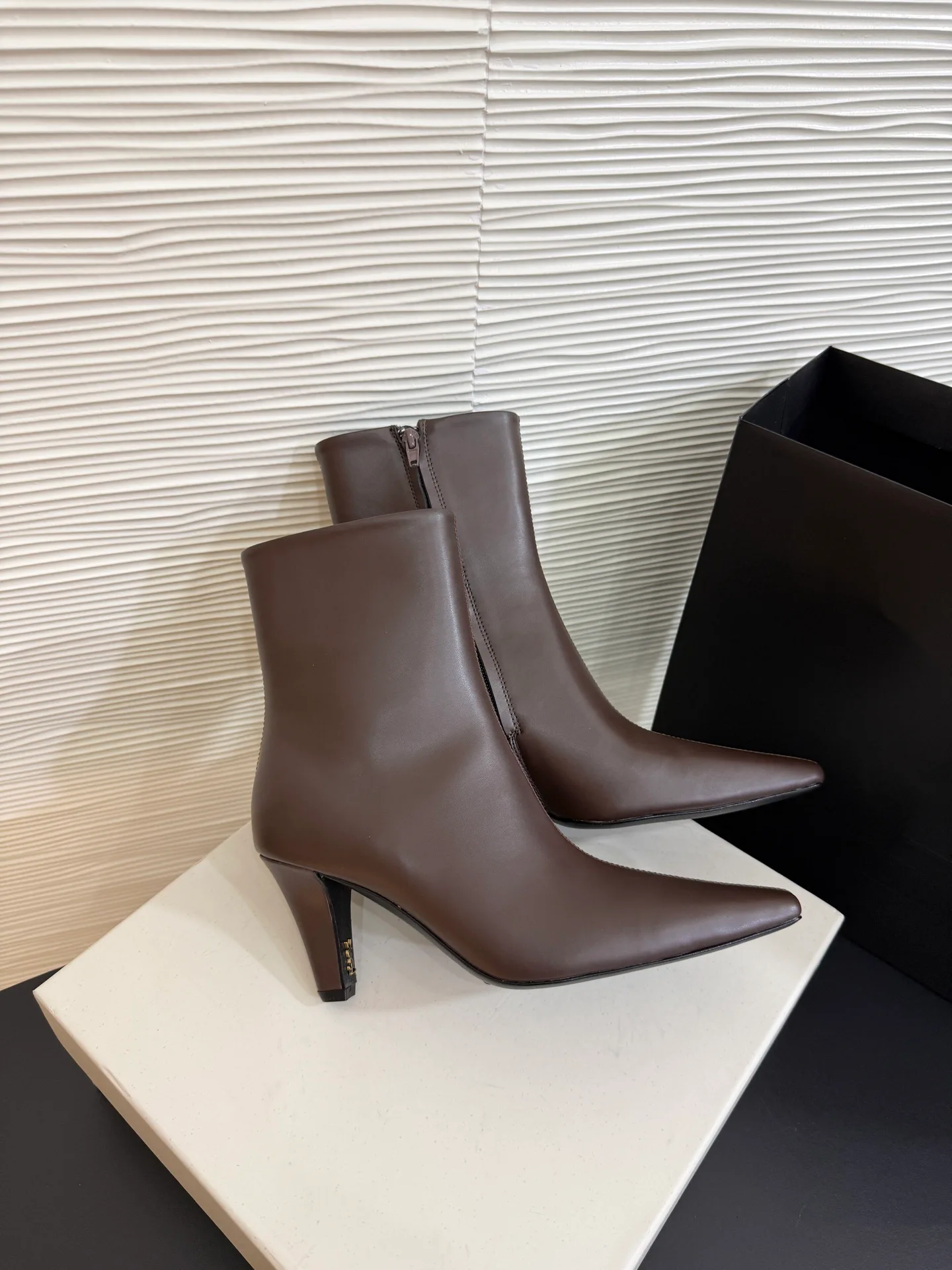 Women's Booties SAINT LAURENT 18071247