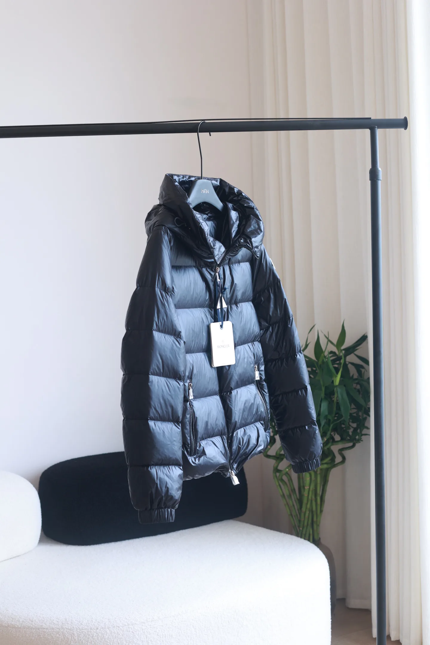 Women's Jackets And Down Jackets MONCLER 18184489