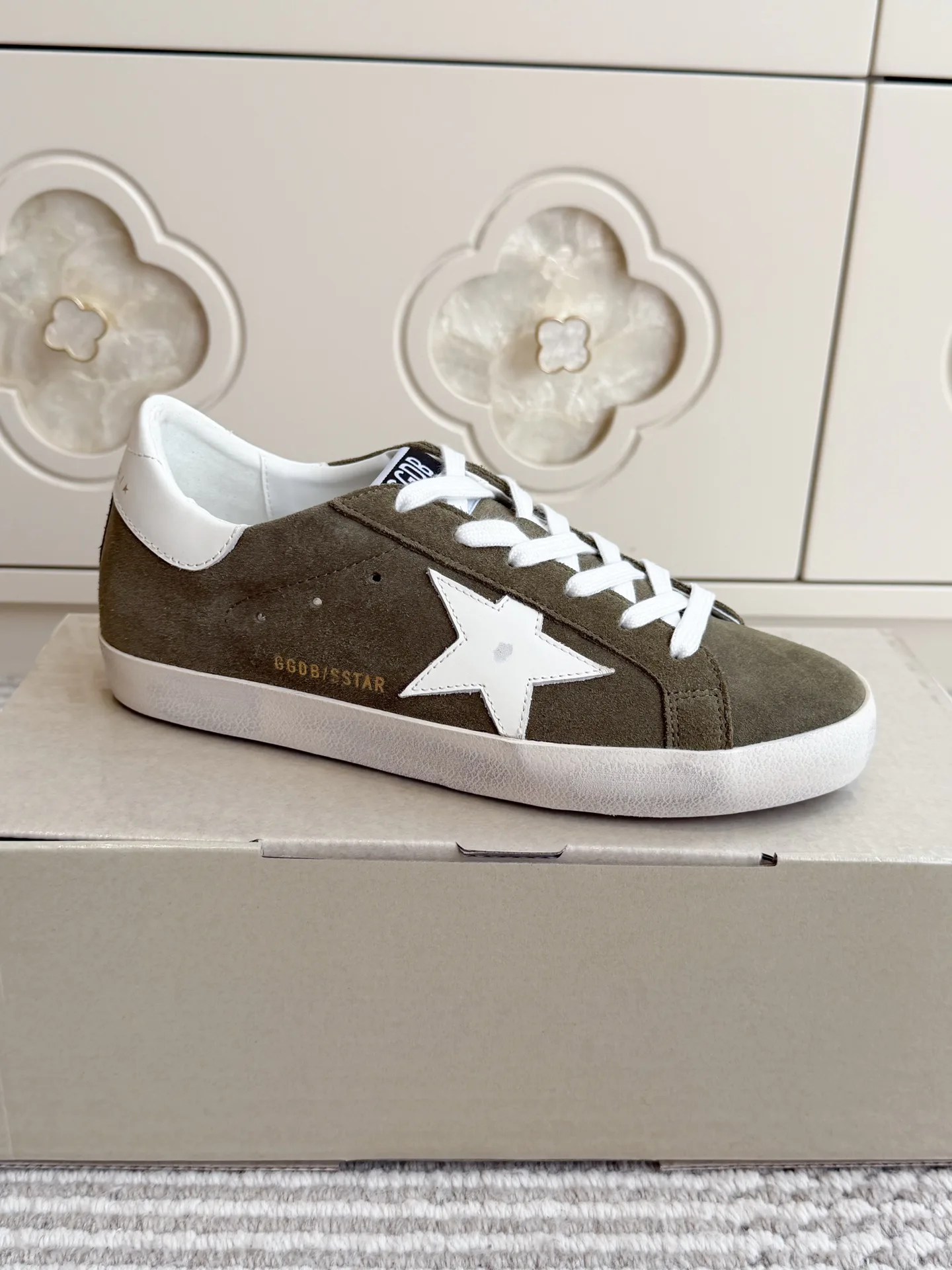 Women's Sneakers GOLDEN GOOSE 18360497