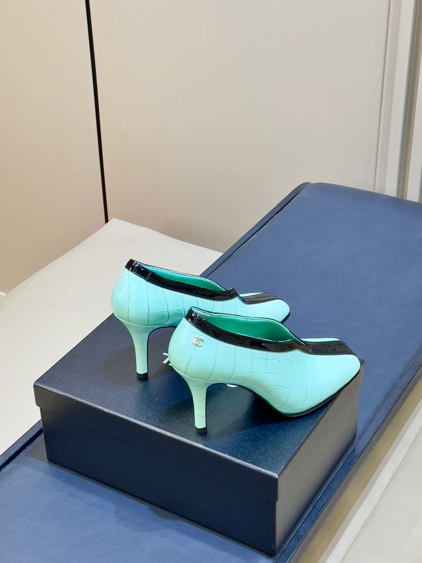 Women's Heels CHANEL 18073456