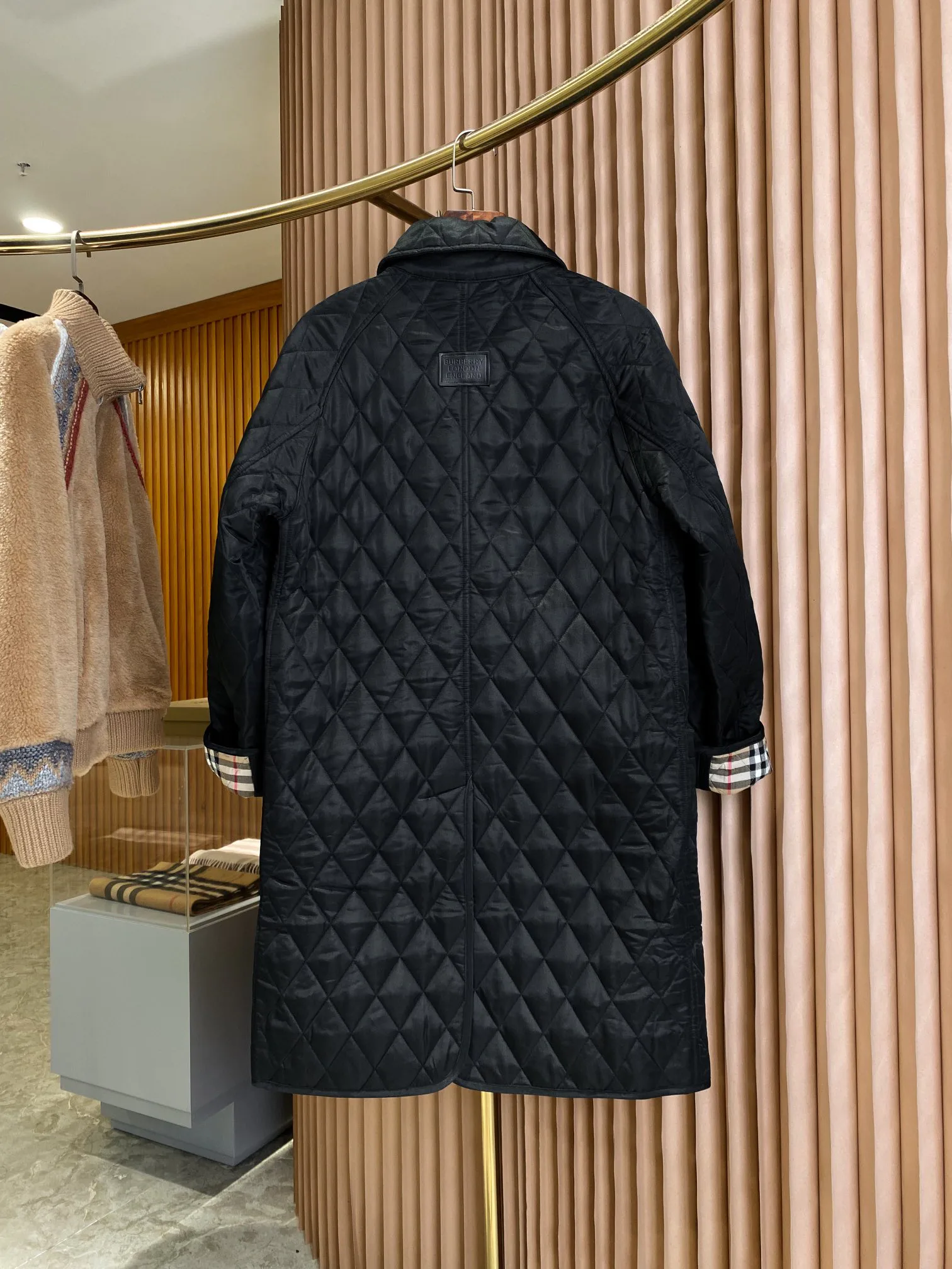 Women's Jackets And Down Jackets BURBERRY 18277304