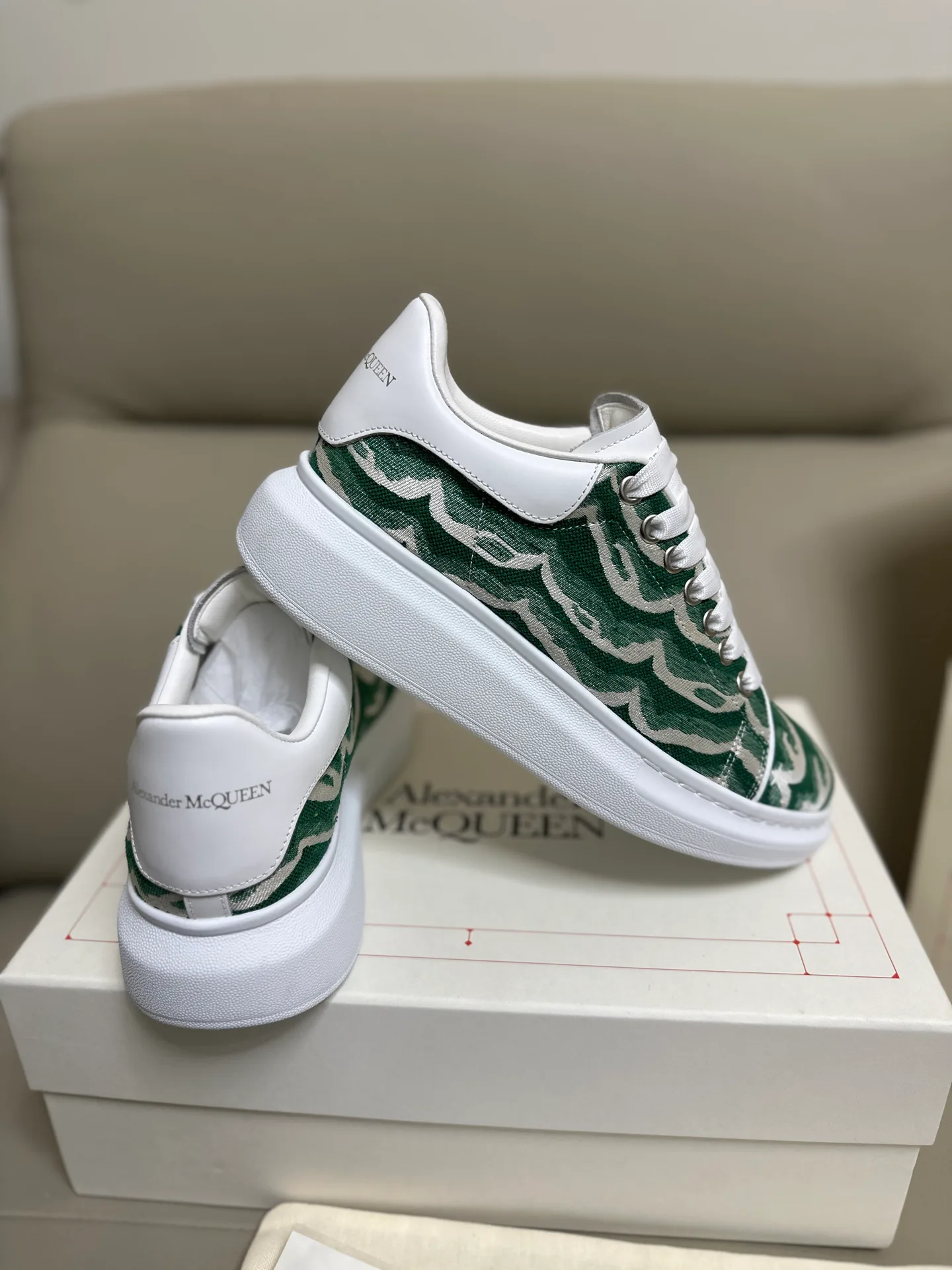 Кроссовки Женские Alexander Mcqueen 18616762