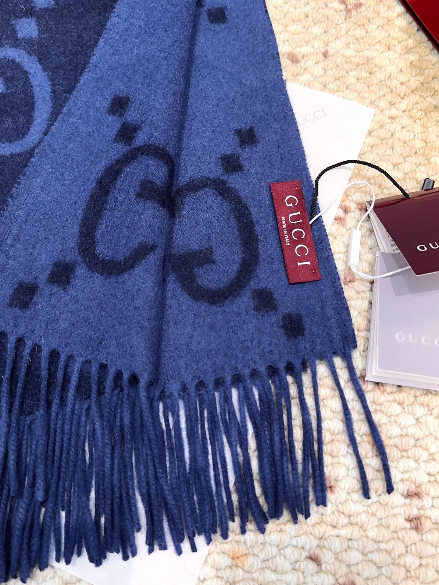 Scarves GUCCI 18105424