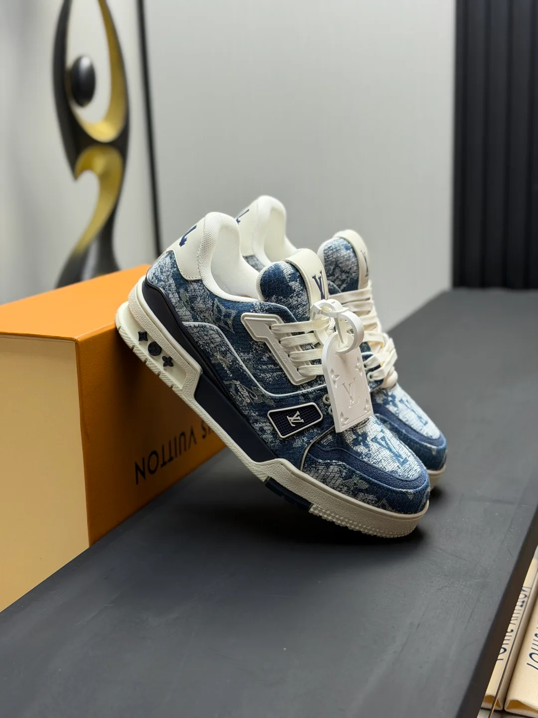 Women's Sneakers LOUIS VUITTON 17865117