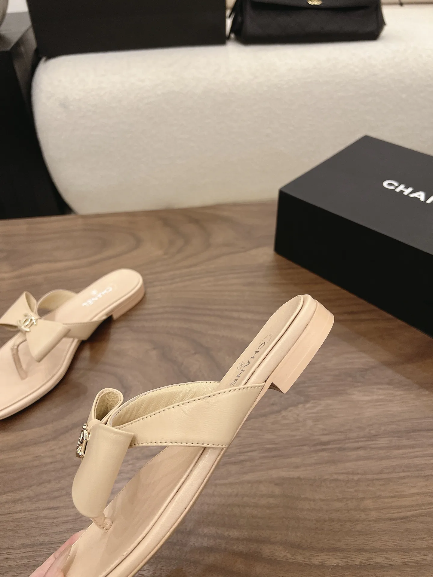 Women's Flip-Flops CHANEL 17342718