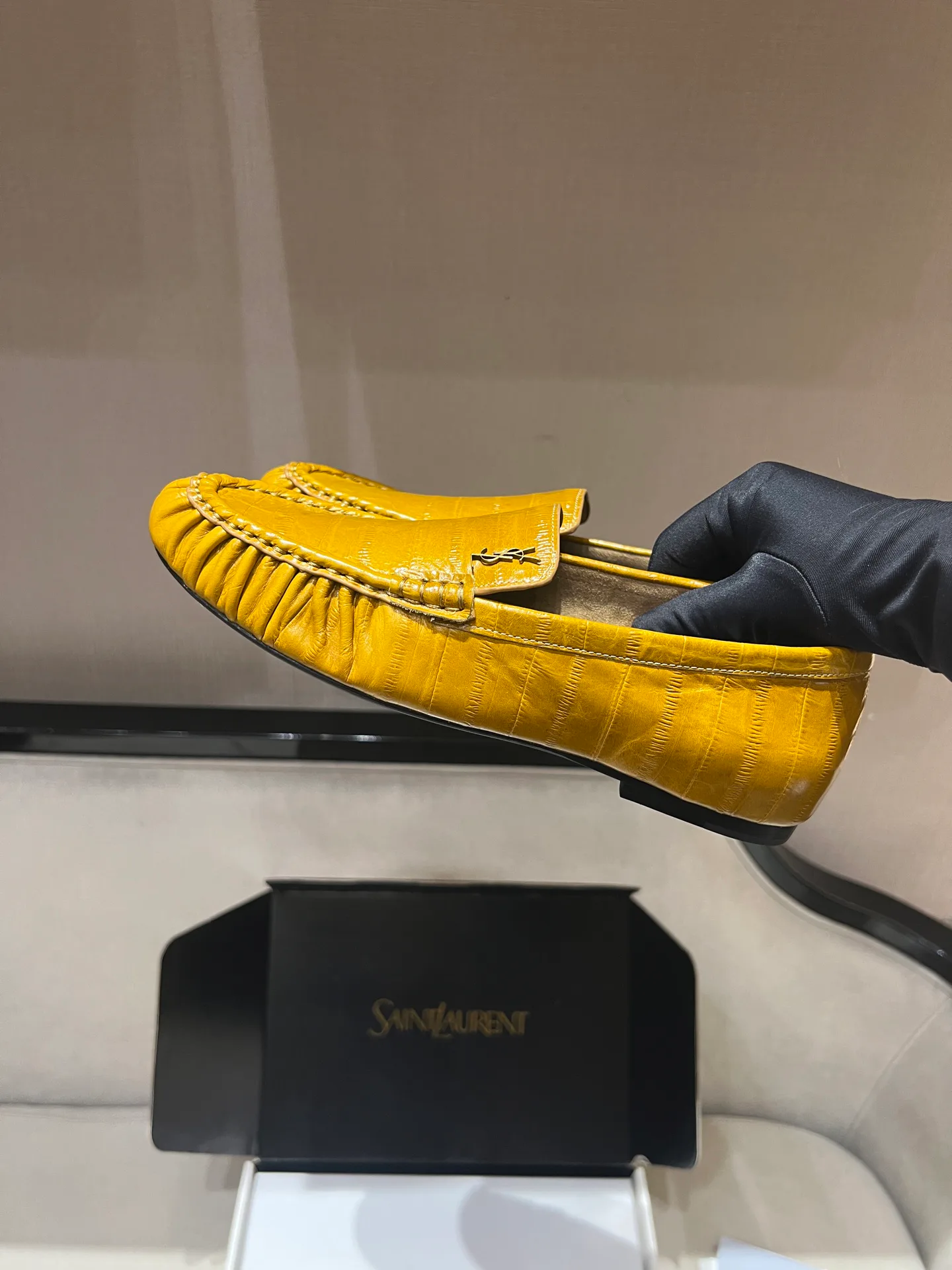Women's Loafers And Moccasins SAINT LAURENT 17897594