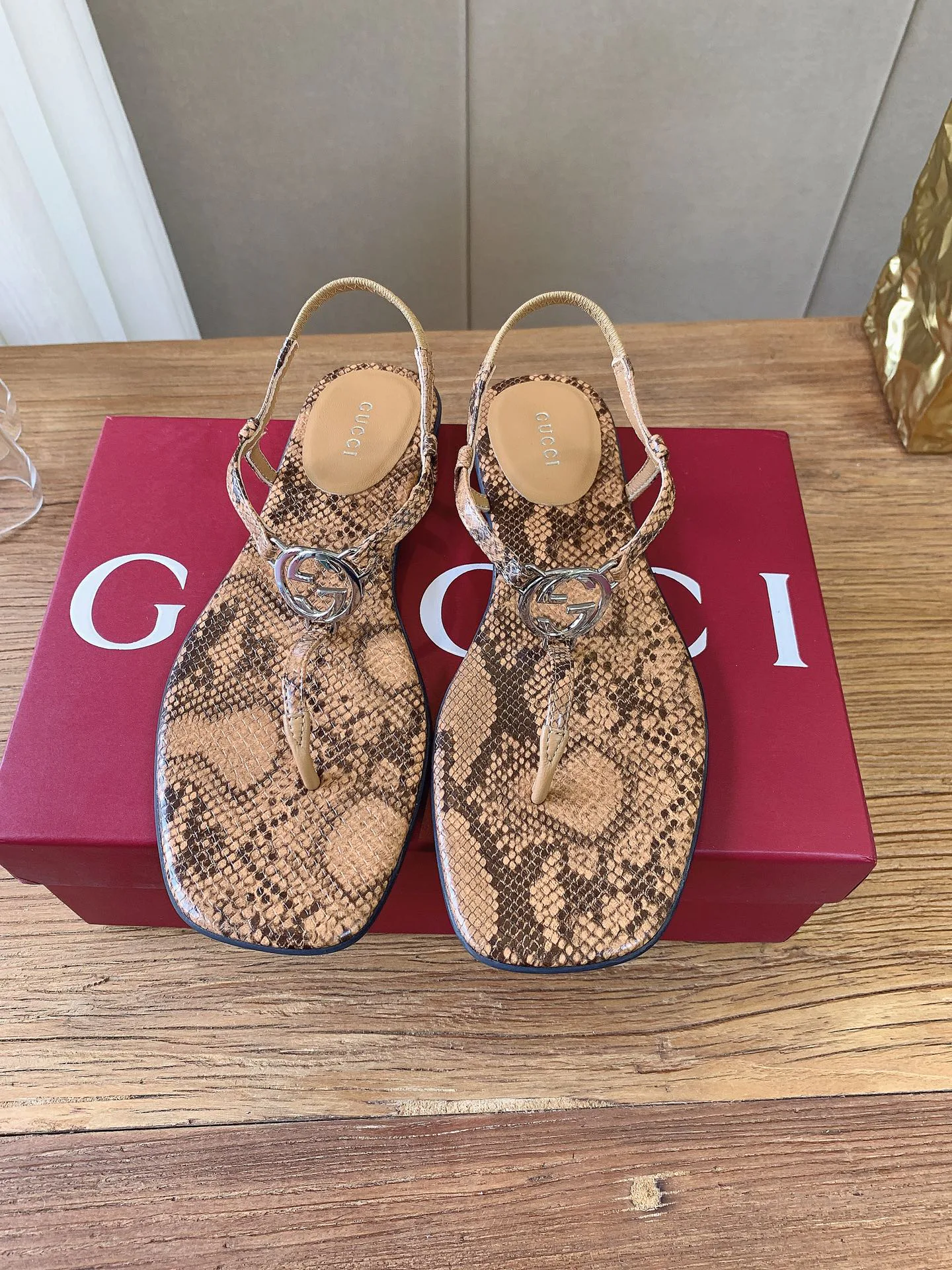 Women's Open-Toe Sandals GUCCI 16942041