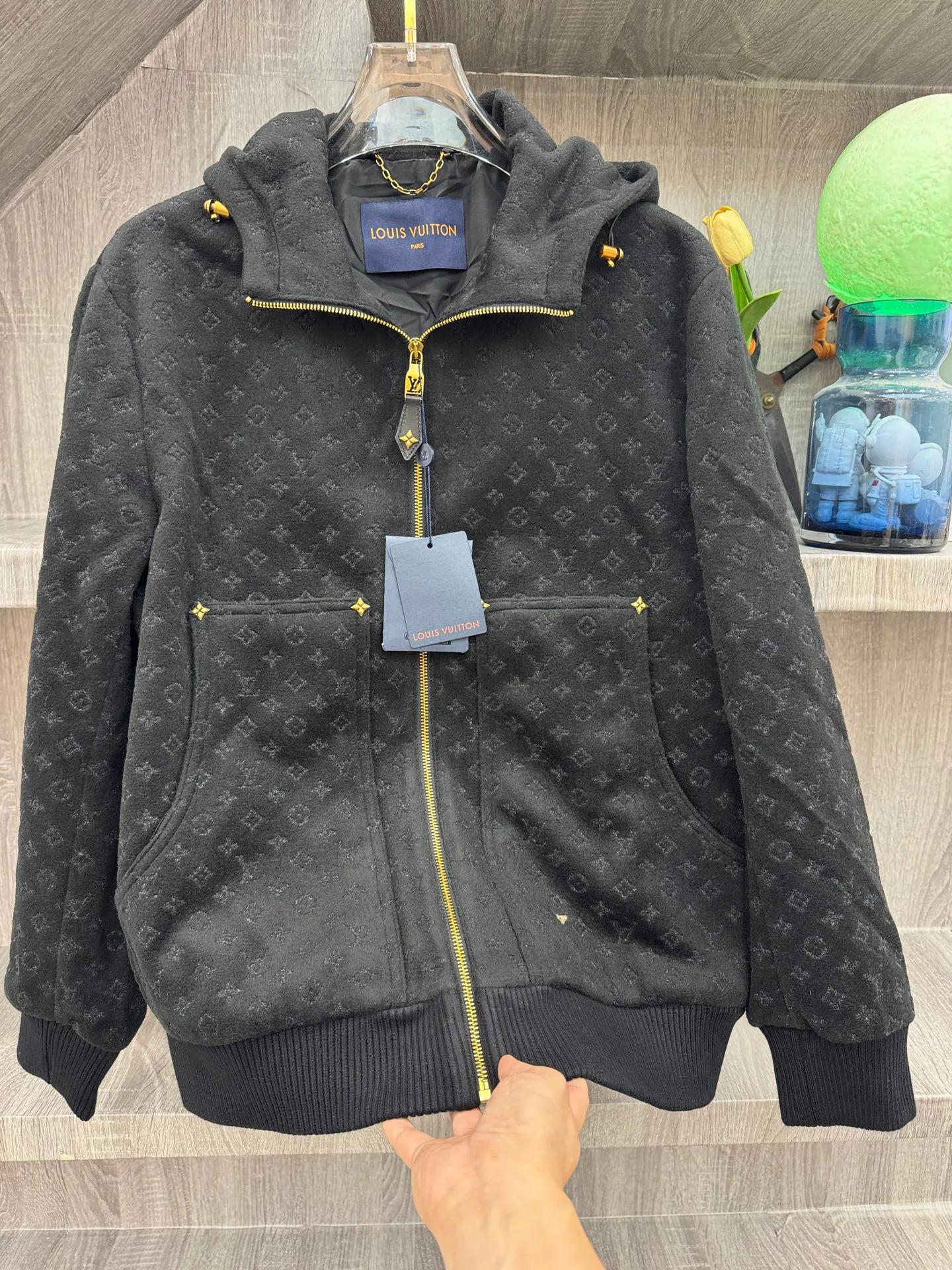 Men's Jackets And Down Jackets LOUIS VUITTON 18140194
