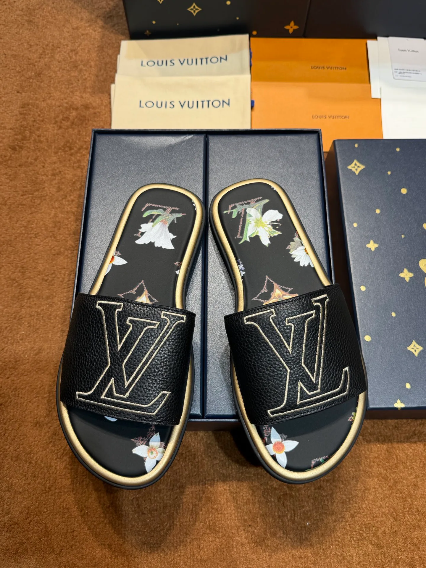 Women's Flip-Flops LOUIS VUITTON 17059504