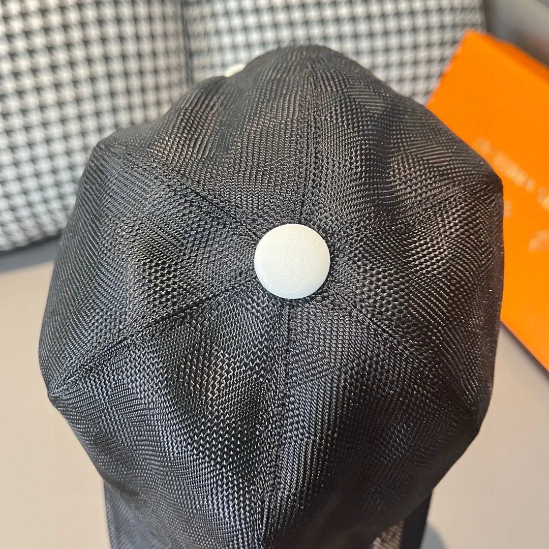 Hats LOUIS VUITTON 17515273