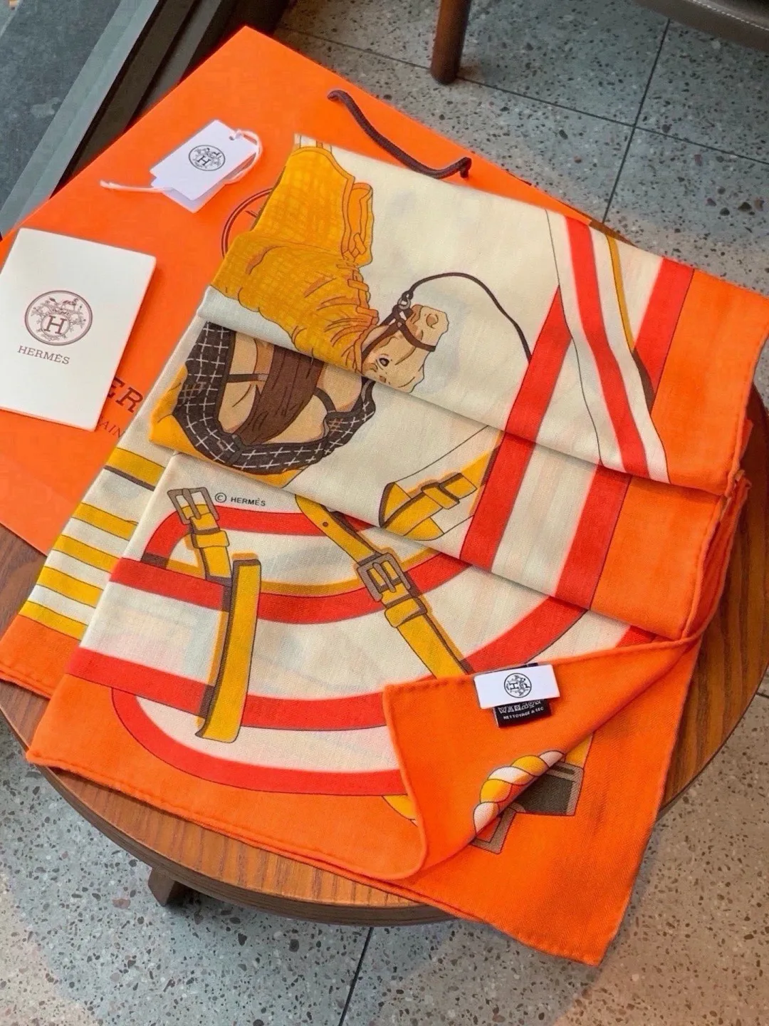 Silk Scarves HERMES 18003588