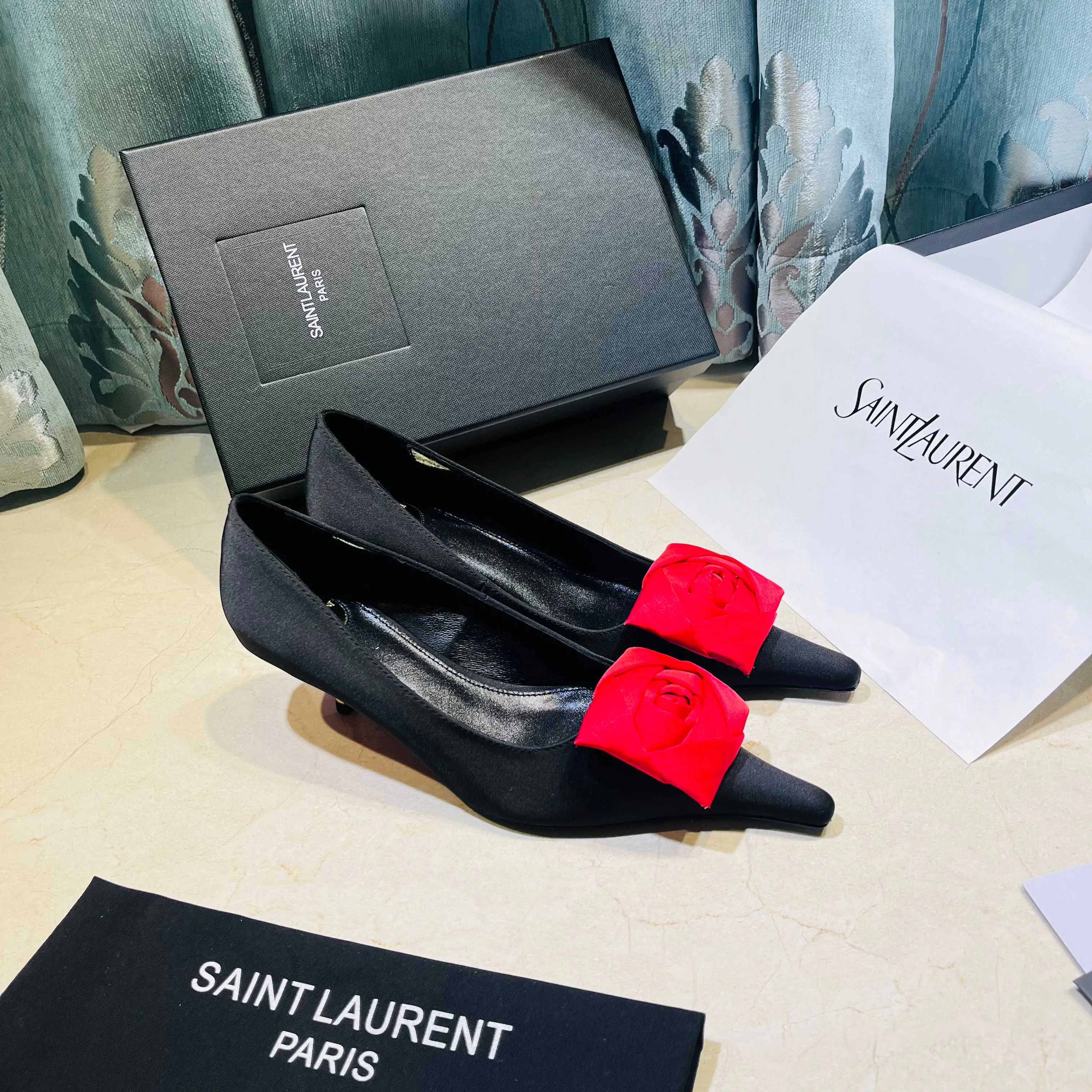 Women's Heels SAINT LAURENT 18083610