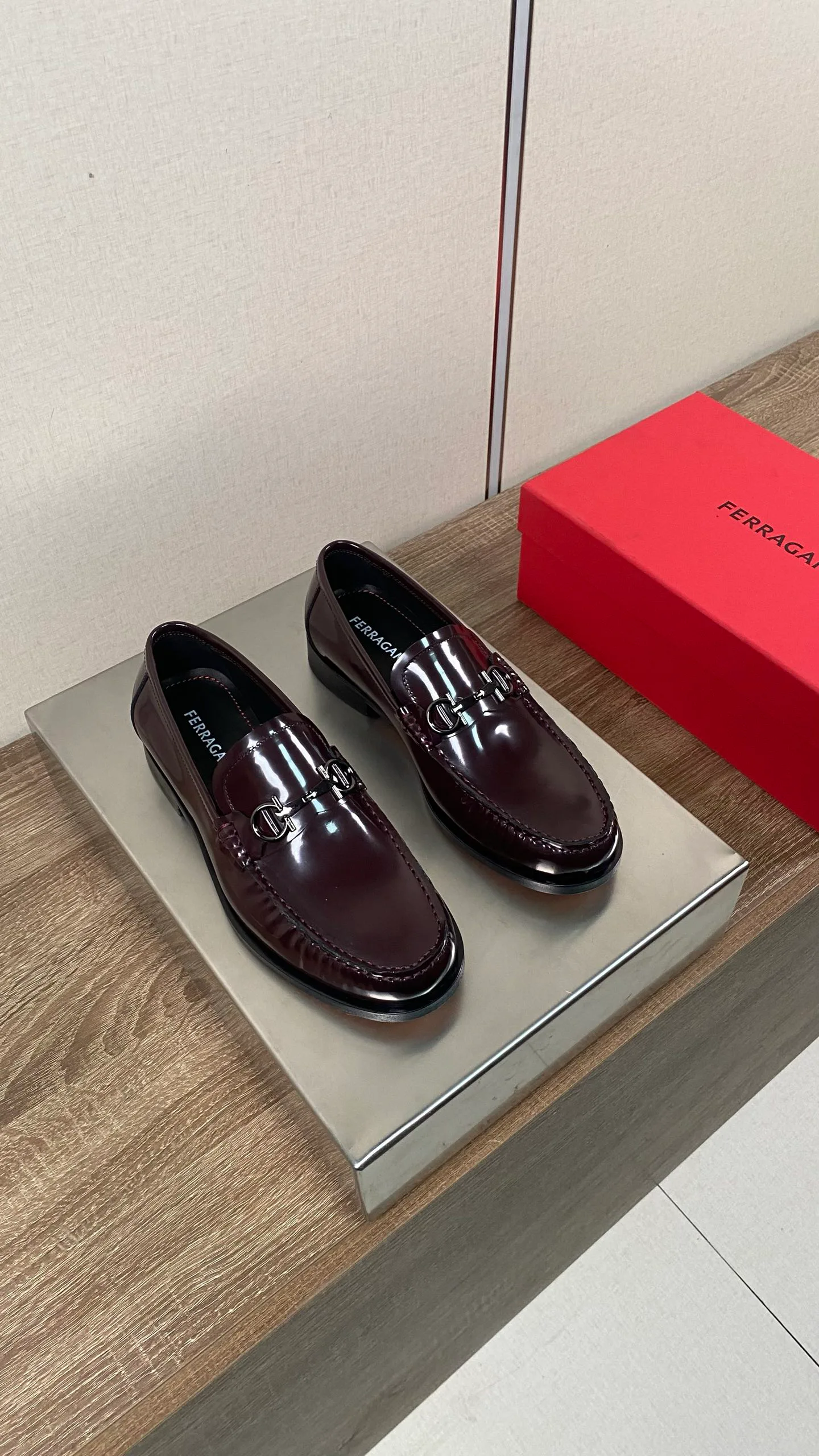 Men's Loafers And Dress Shoes SALVATORE FERRAGAMO 18078710