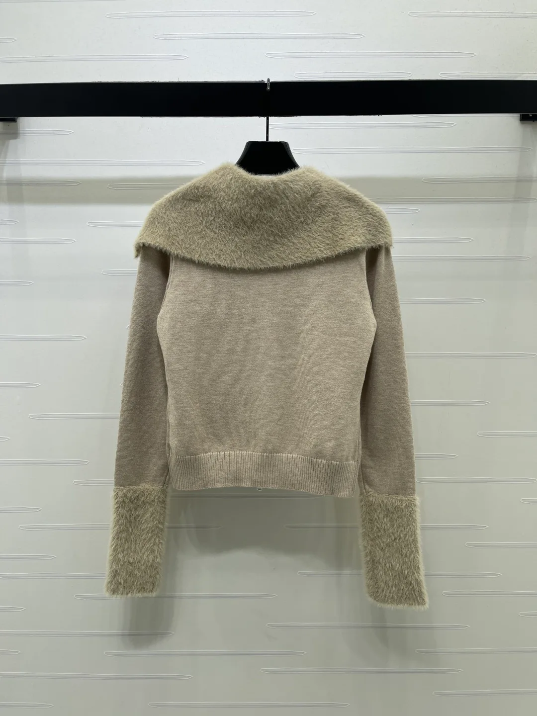 Women's Jumpers And Sweaters CHANEL 18234165