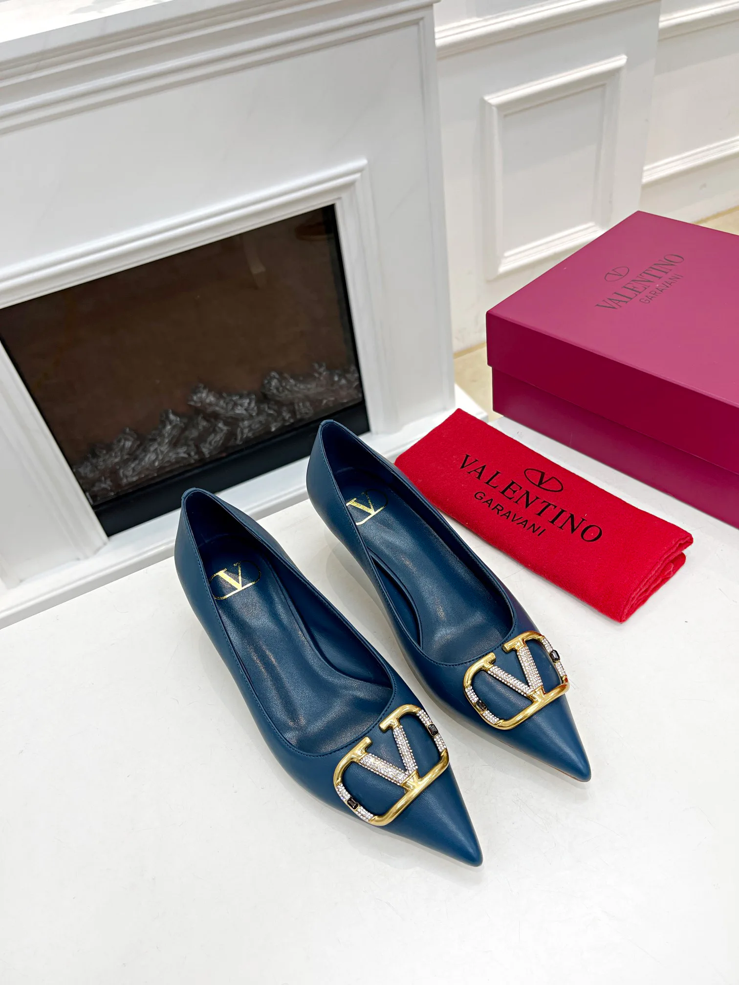 Women's Heels VALENTINO 17956837