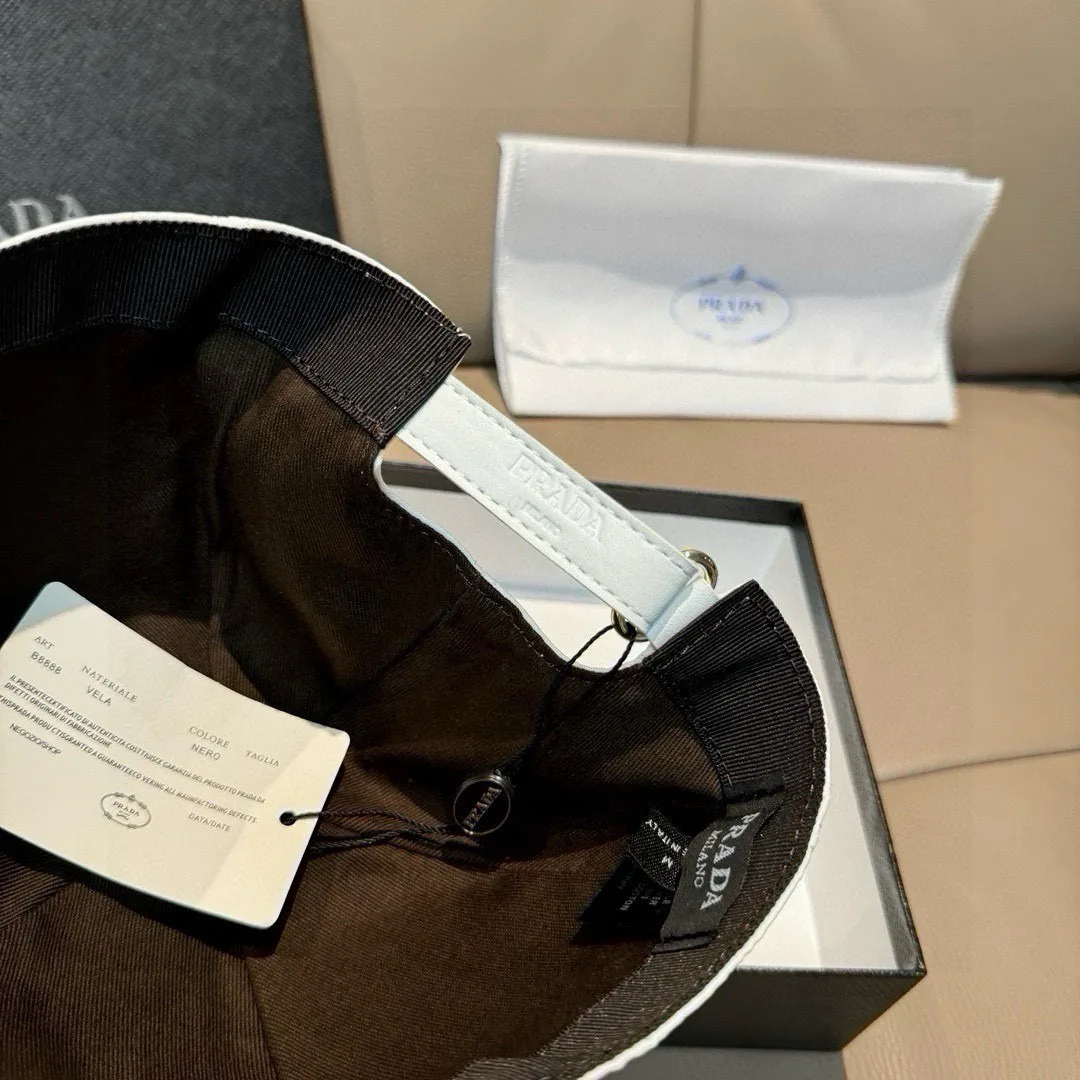 Hats PRADA 17604797