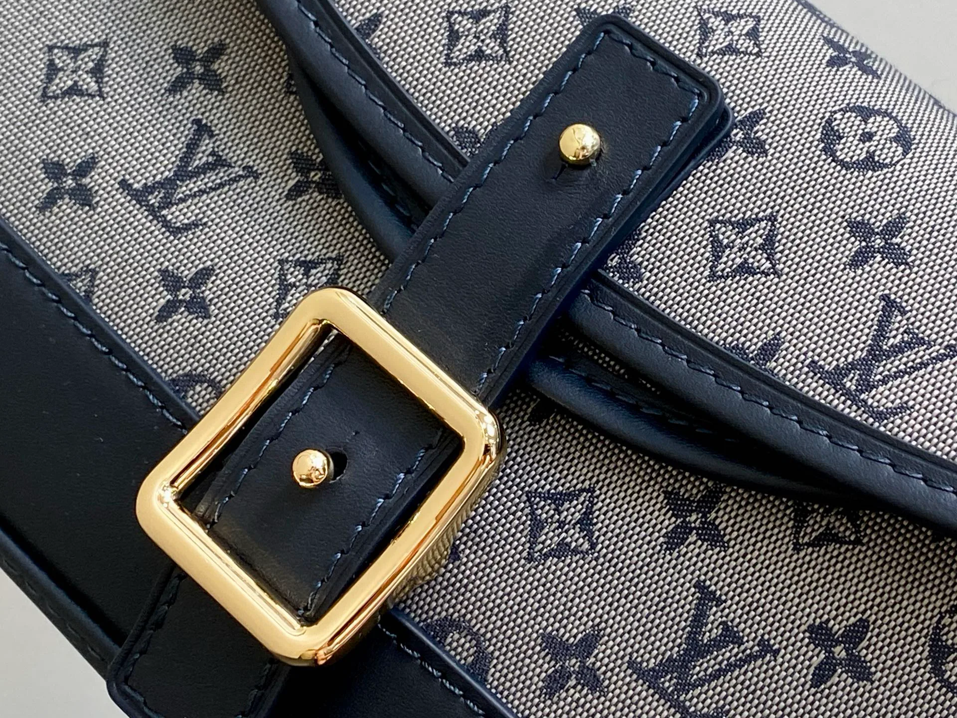 Women's Classic Handbags LOUIS VUITTON 17838909